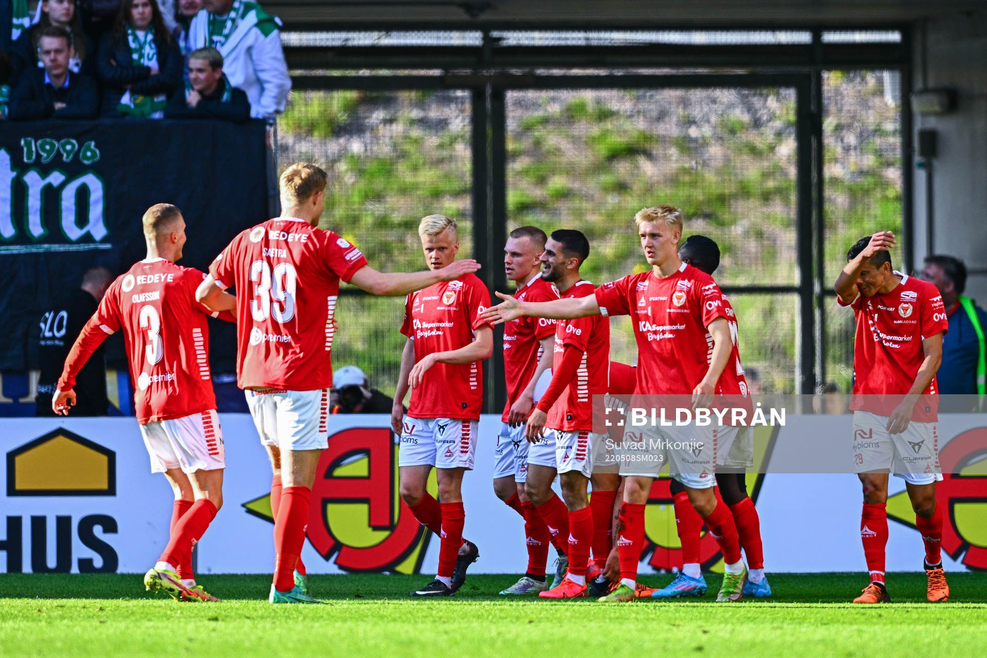 Kalmars Noah Shamoun jublar med lagkamrater