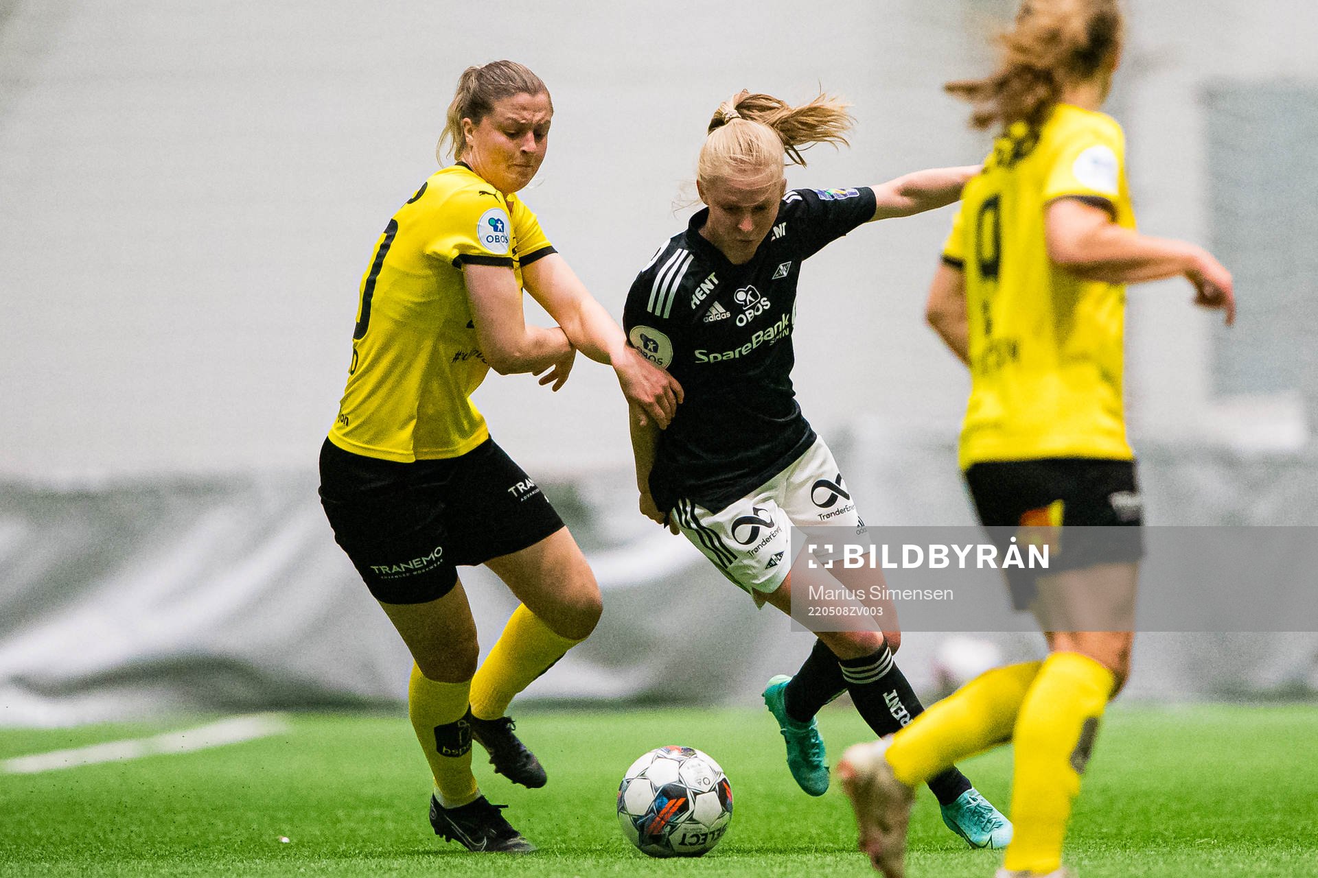 Ingrid Marie Karlsen Spord of LSK Kvinner and Emilie Marie