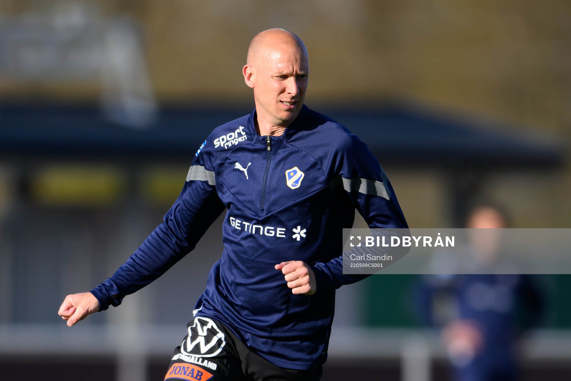 Halmstads Andreas Johansson värmer upp innan