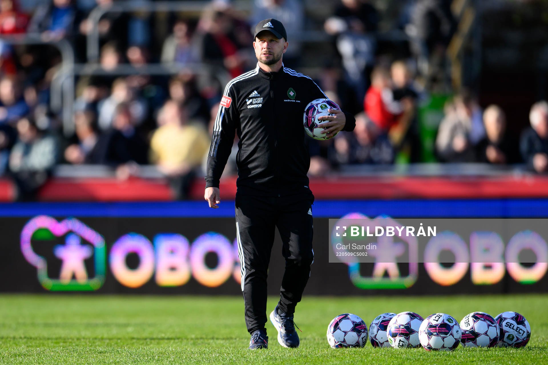 Skövdes tränare Tobias Linderoth innan fotbollsmatchen i