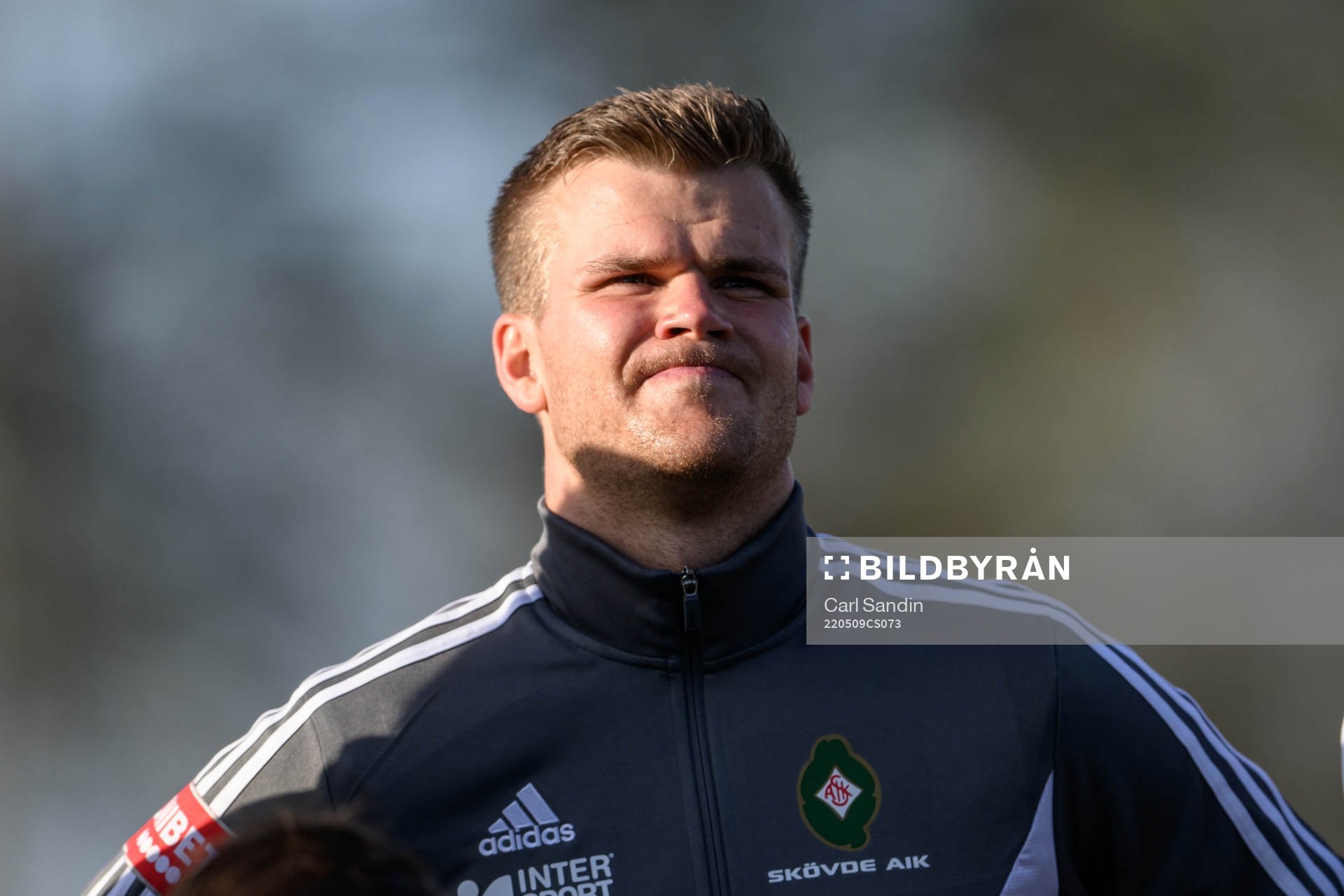 Skövdes Elias Lindell vid lineup innan fotbollsmatchen i
