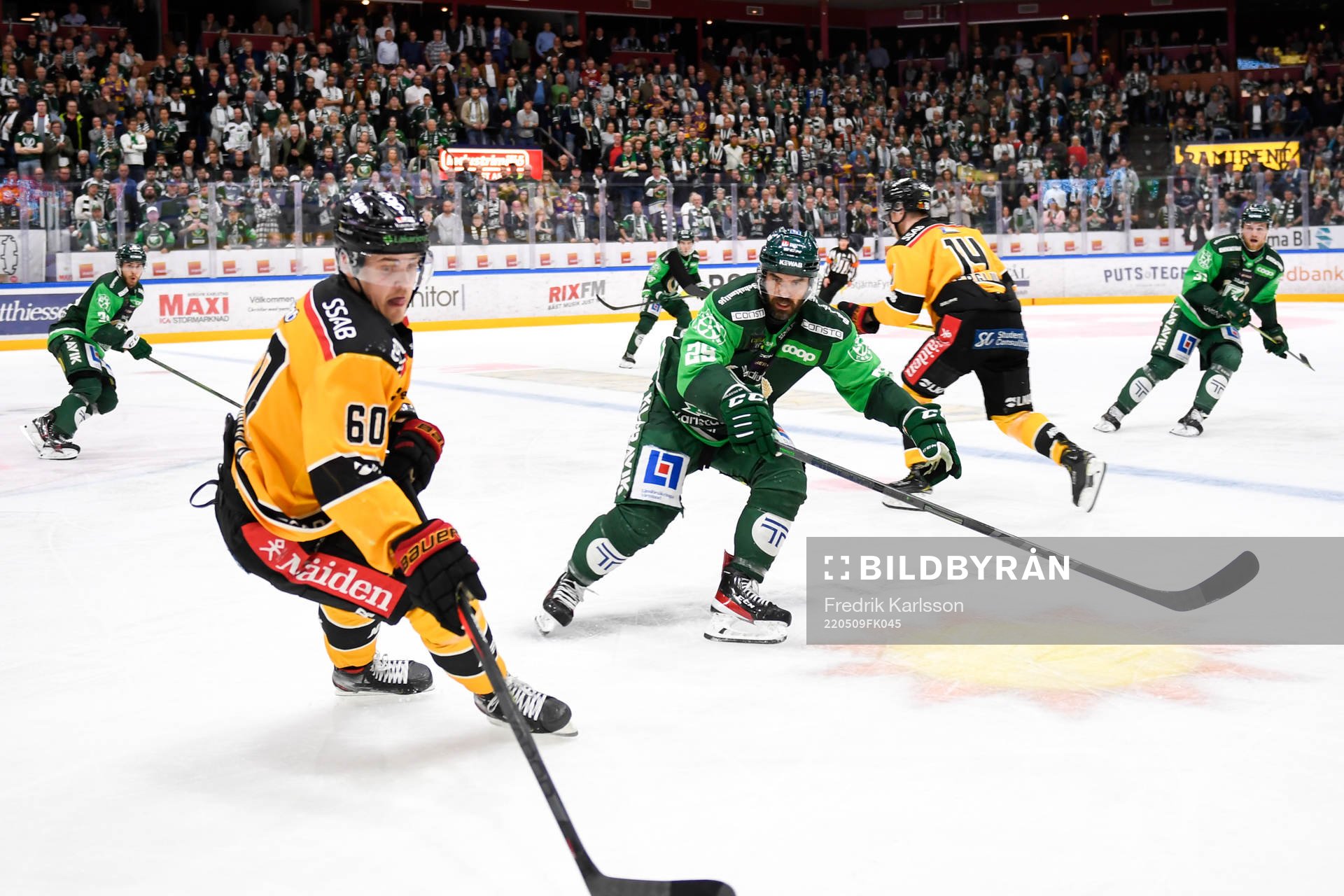 Luleås Julius Honka och Färjestads Martin Johansson