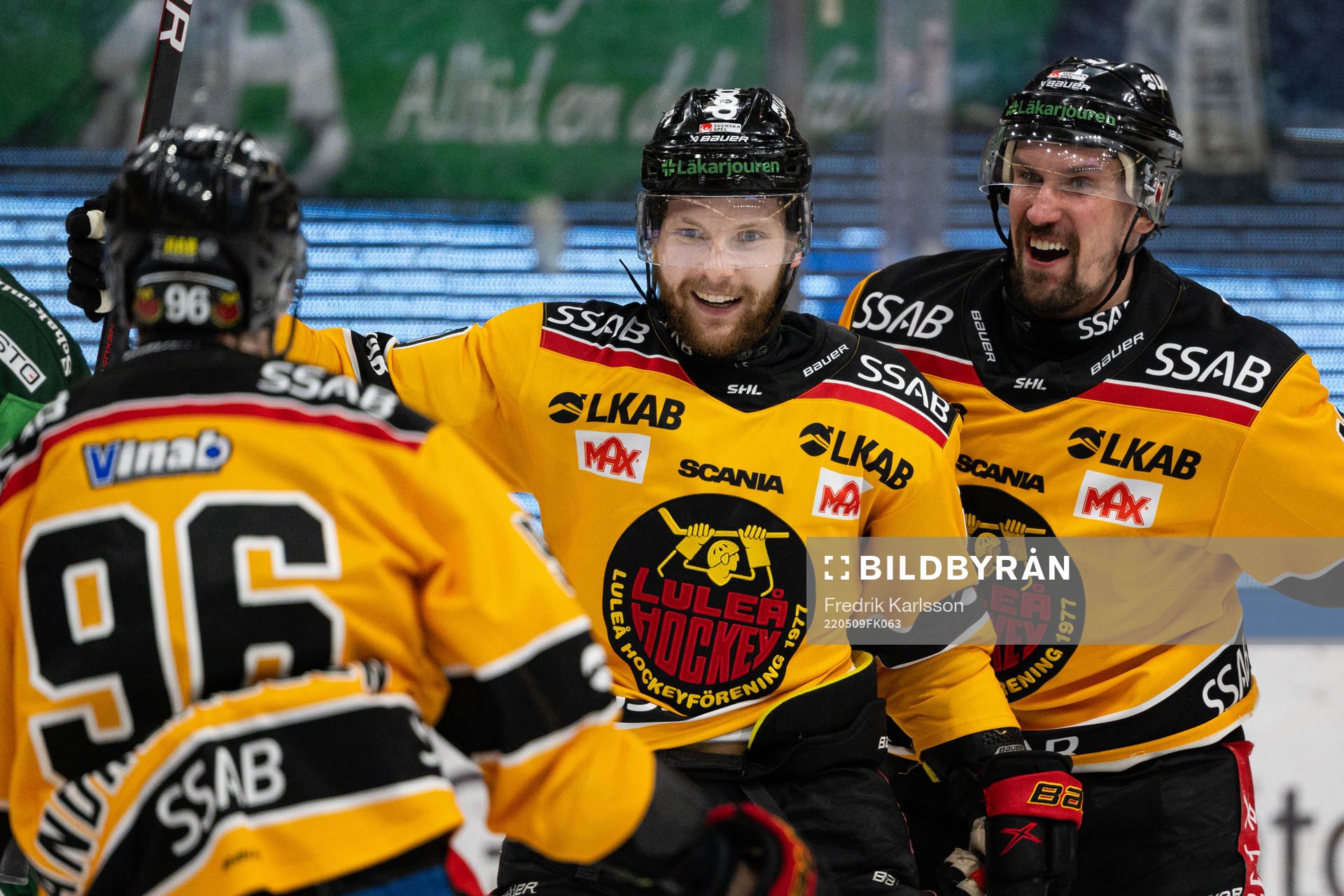Luleås Einar Emanuelsson och Sami Lepistö jublar