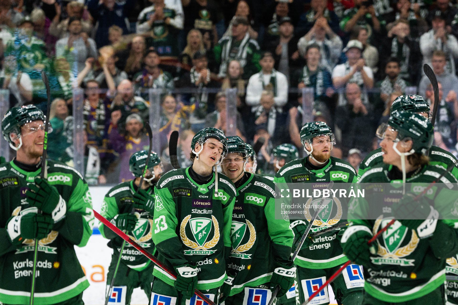Färjestads Albert Johansson och Daniel Viksten jublar