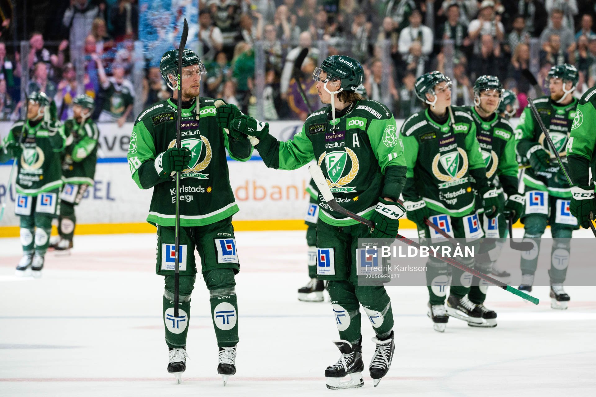 Färjestads Mattias Göransson och Joakim Nygård jublar