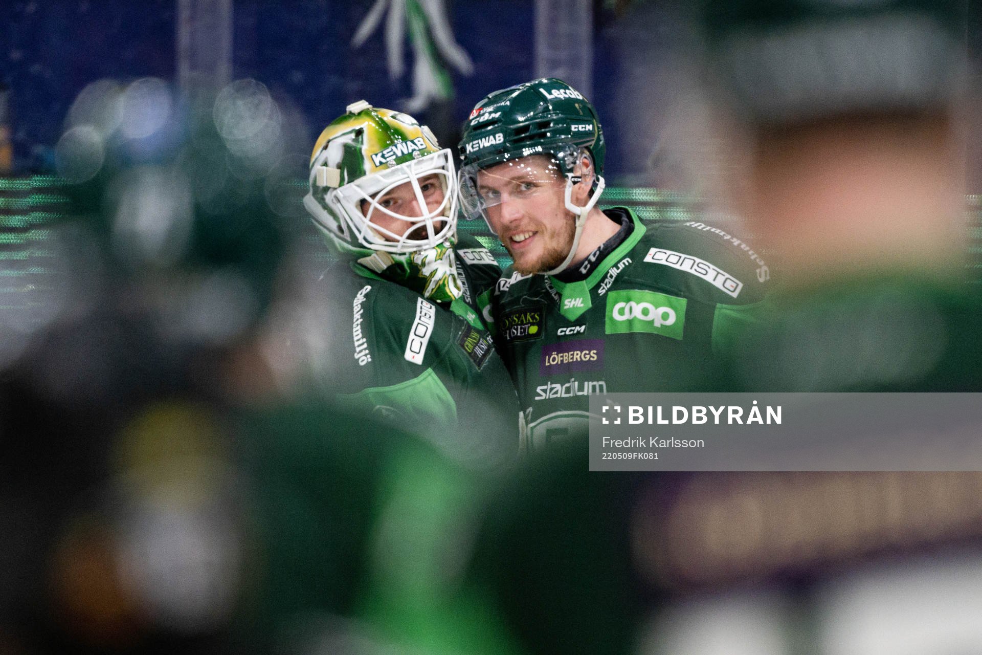 Färjestads målvakt Dominik Furch och Mattias Göransson