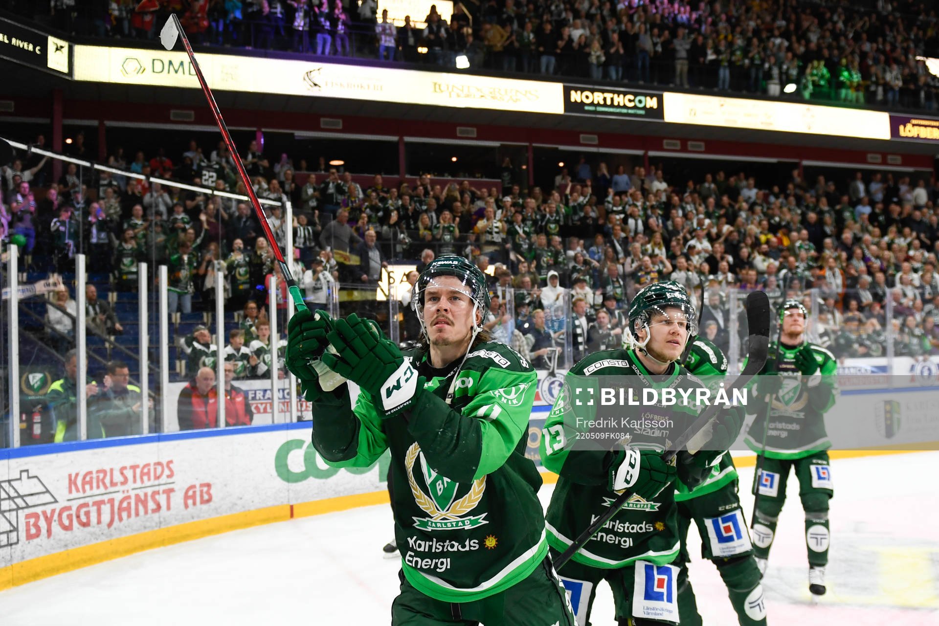 Färjestads Joakim Nygård och Daniel Viksten jublar