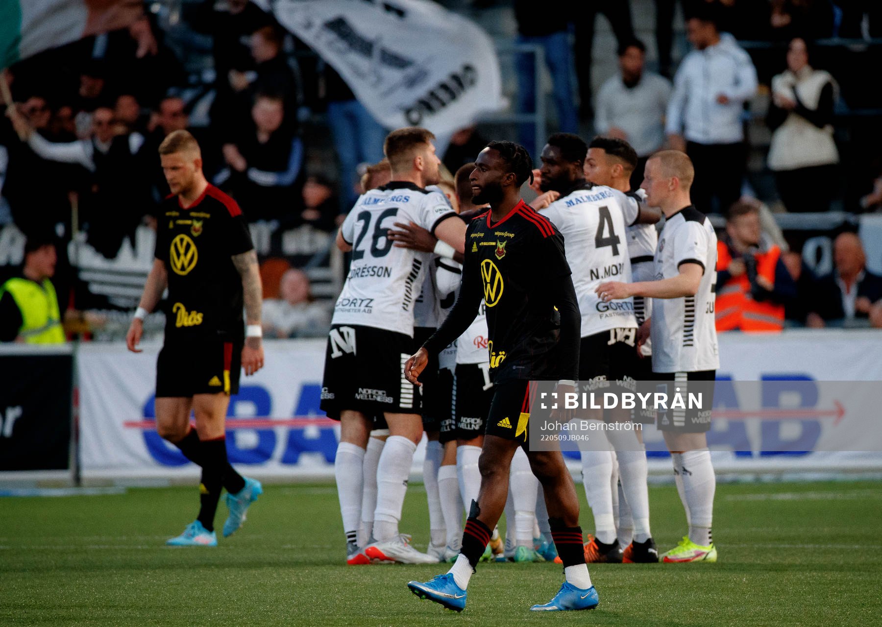 Örebros Vincent Thill jublar efter 1-0 under fotbollsmatchen i Superettan mellan Örebro och Östersund den 9 maj 2022 i Örebro. 