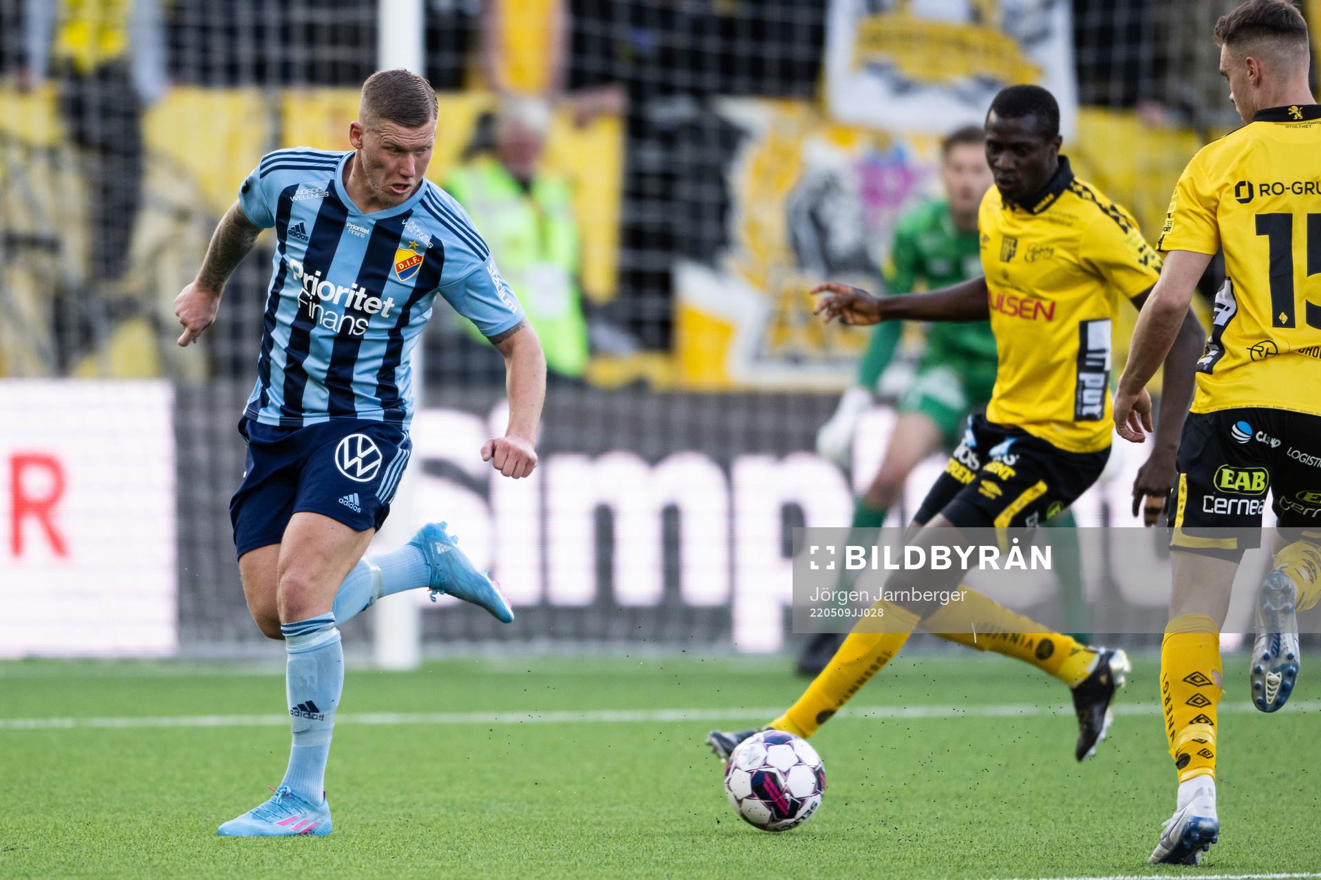 Djurgårdens Victor Edvardsen och Elfsborgs Maudo Lamine