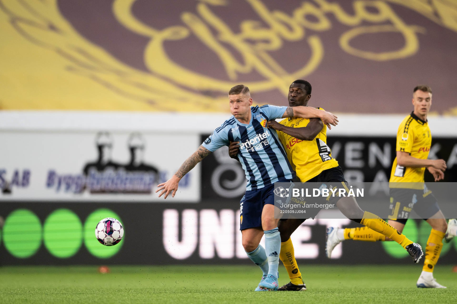Djurgårdens Victor Edvardsen och Elfsborgs Maudo Lamine