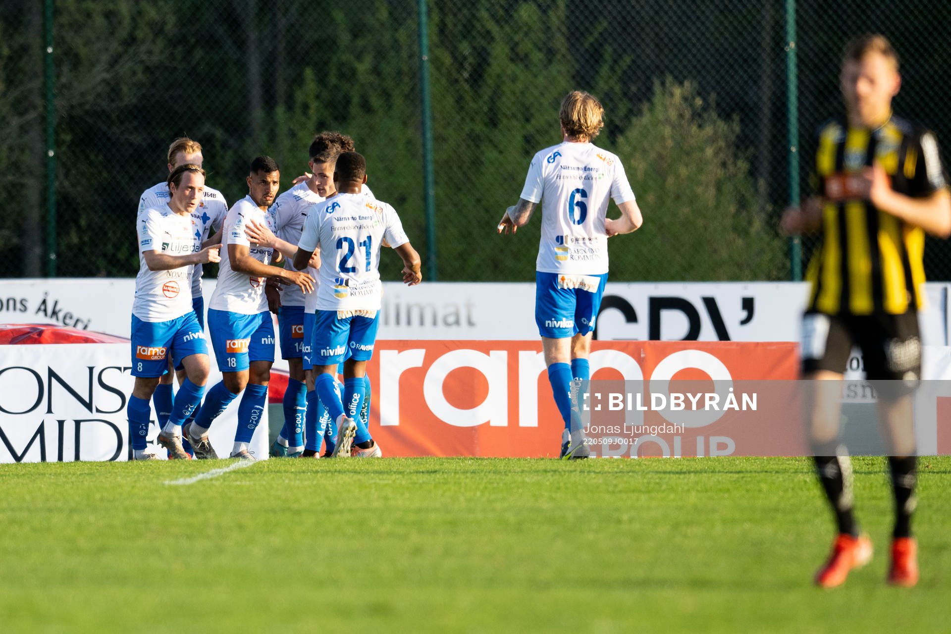 Värnamos spelare jublar