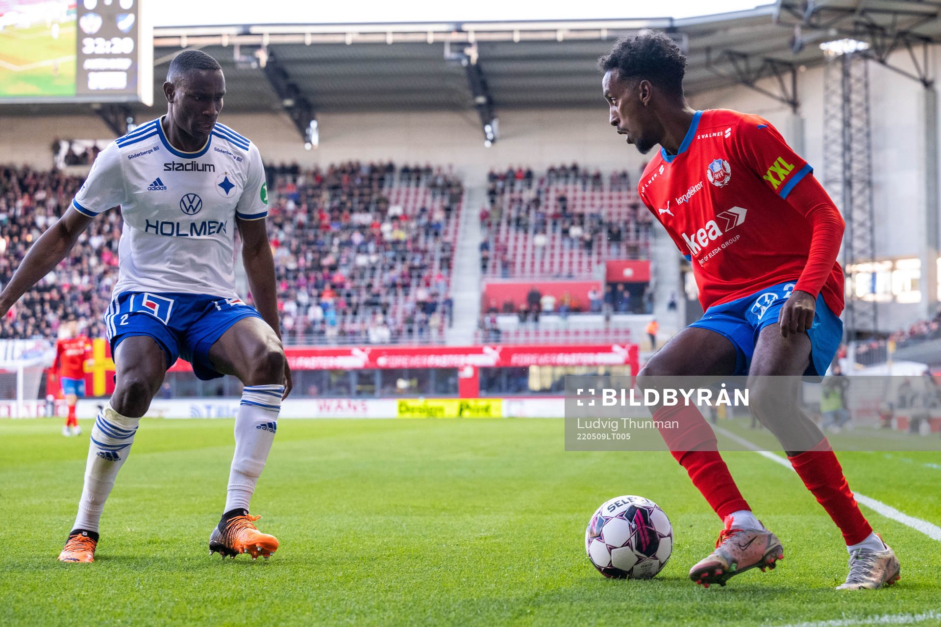 IFK Norrköpings Emanuel Chabo och Helsingborgs Taha Ali