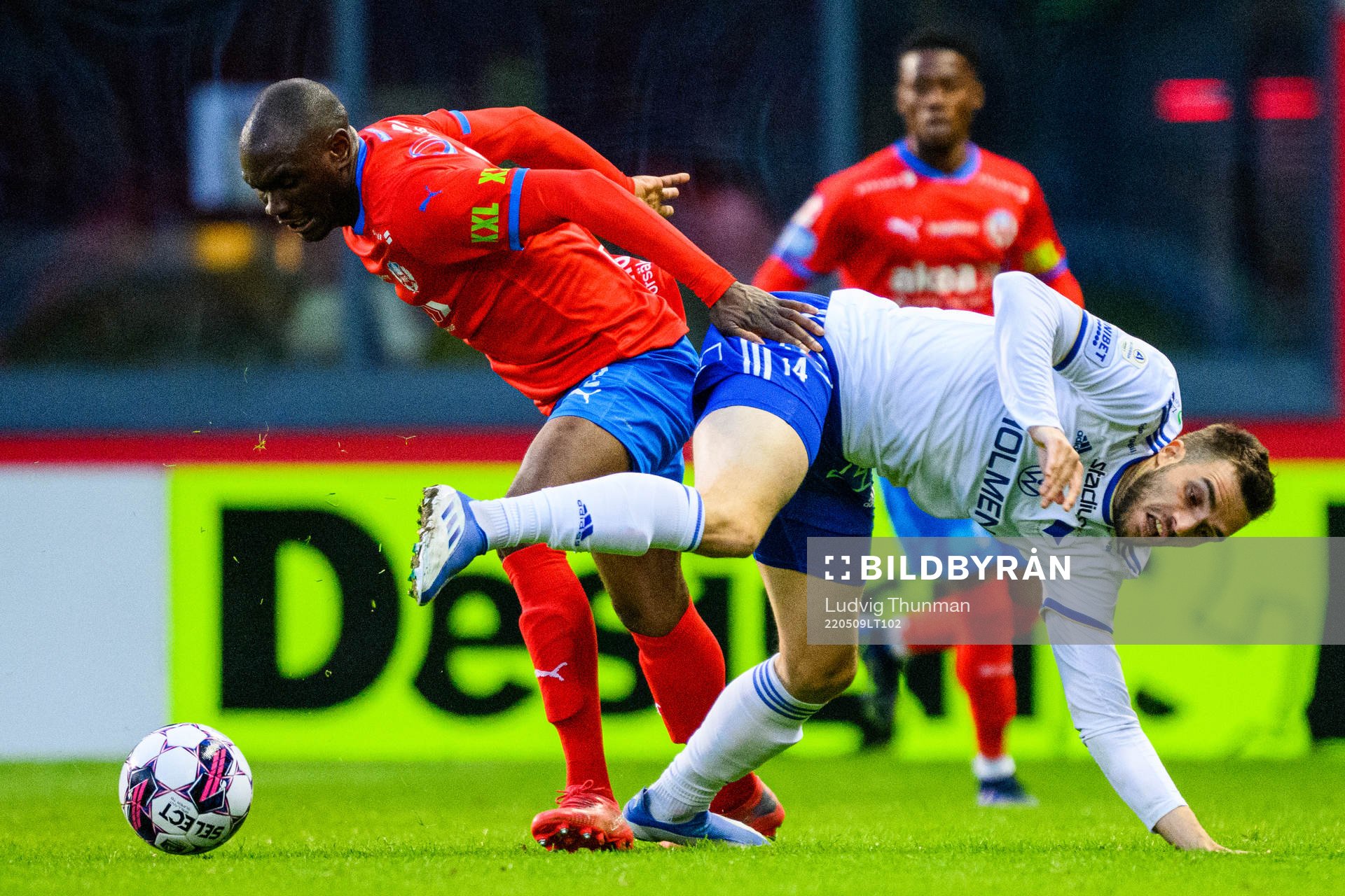 Helsingborgs Ravy Tsouka-Dozi och IFK Norrköpings Egzon