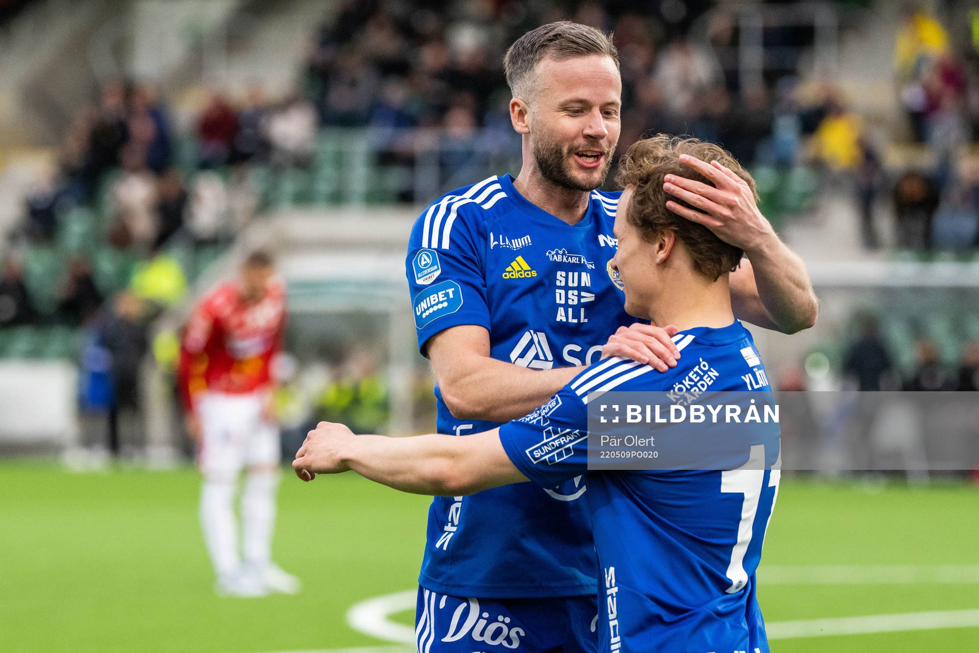Sundsvalls Robert Lundström och Saku Ylätupa jublar