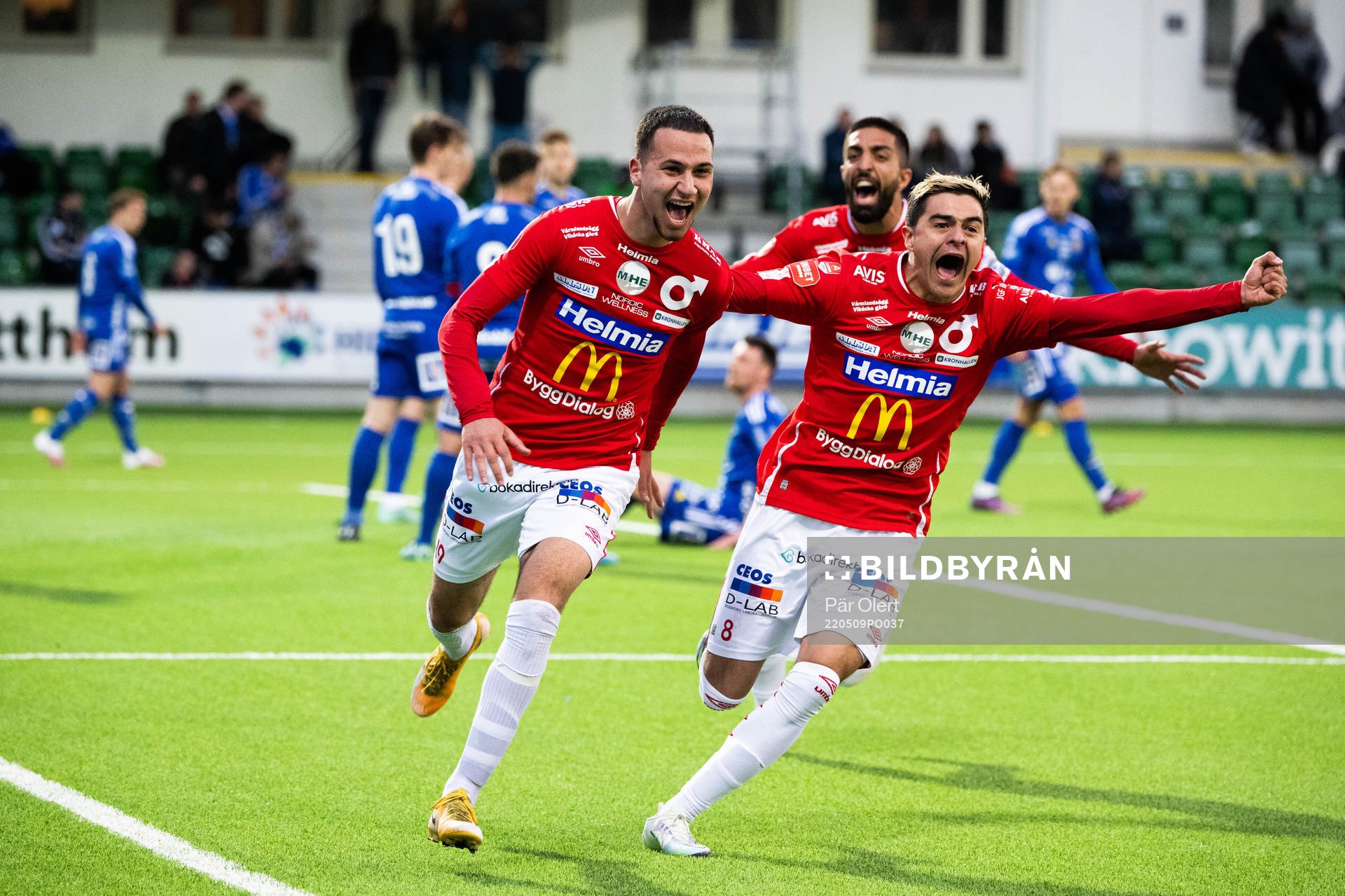 Degerfors Abdelrahman Saidi och Diego Campos jublar