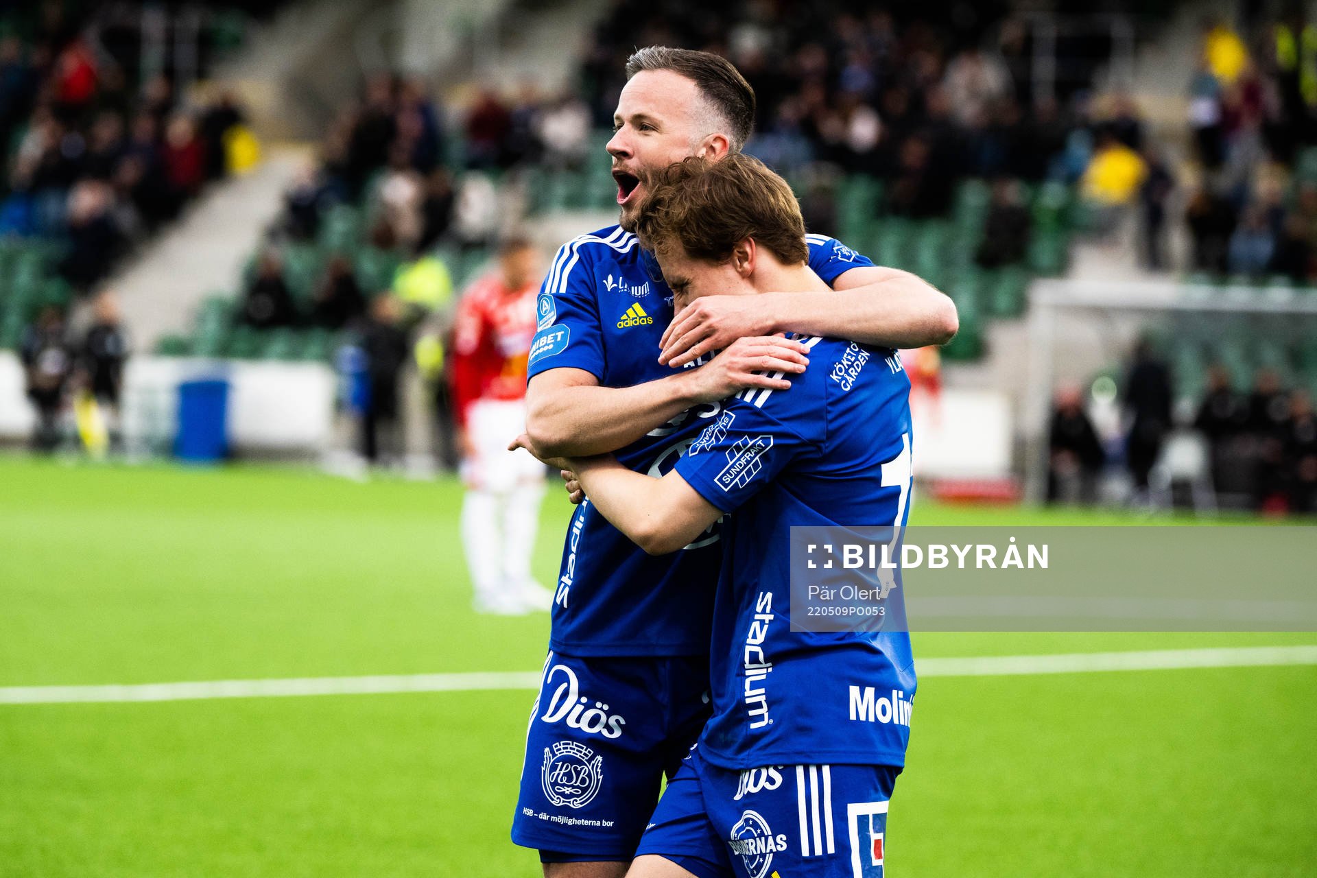 Degerfors Jakob Andersson och Christos Gravius jublar