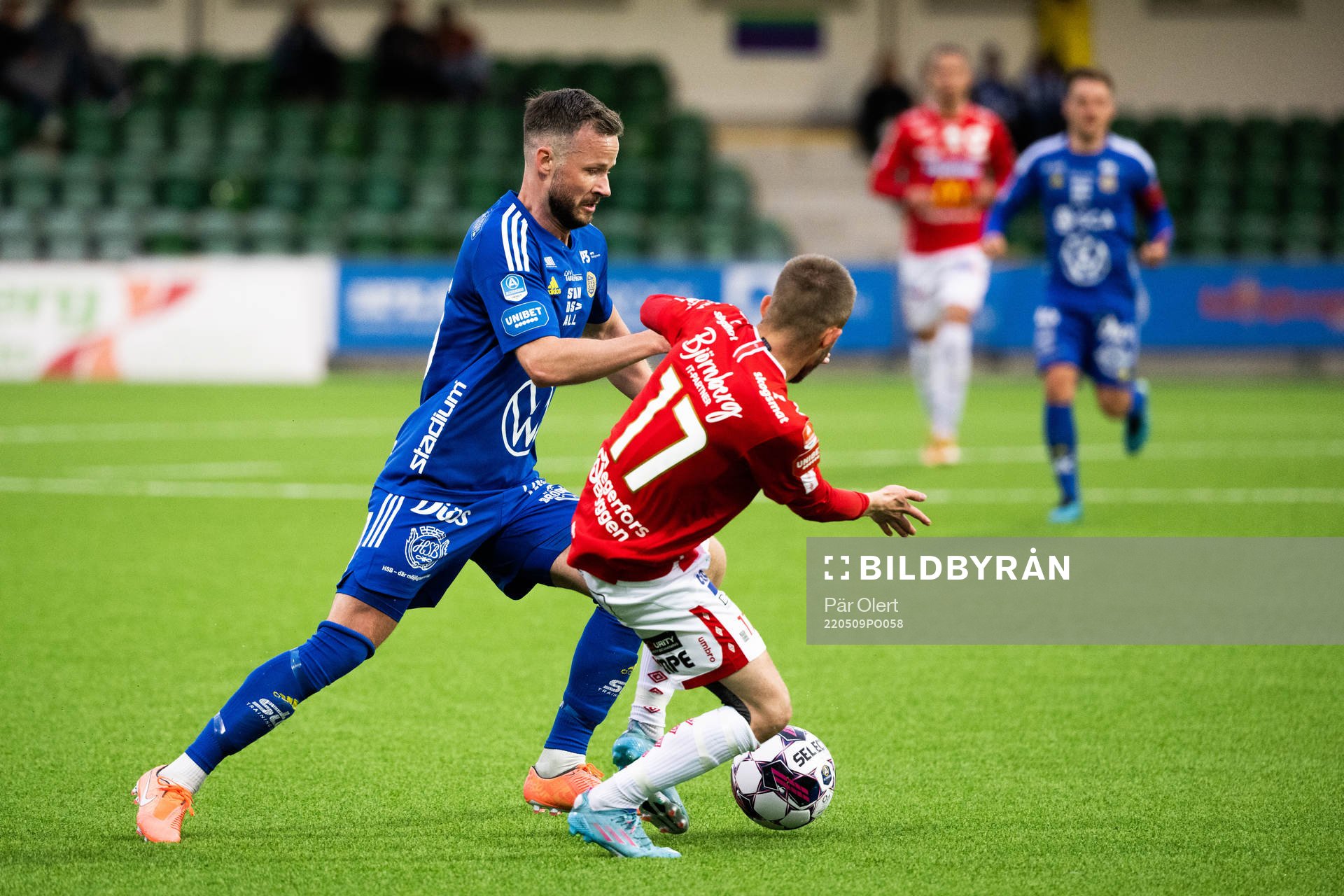 Sundsvalls Robert Lundström och Degerfors Anton Kralj