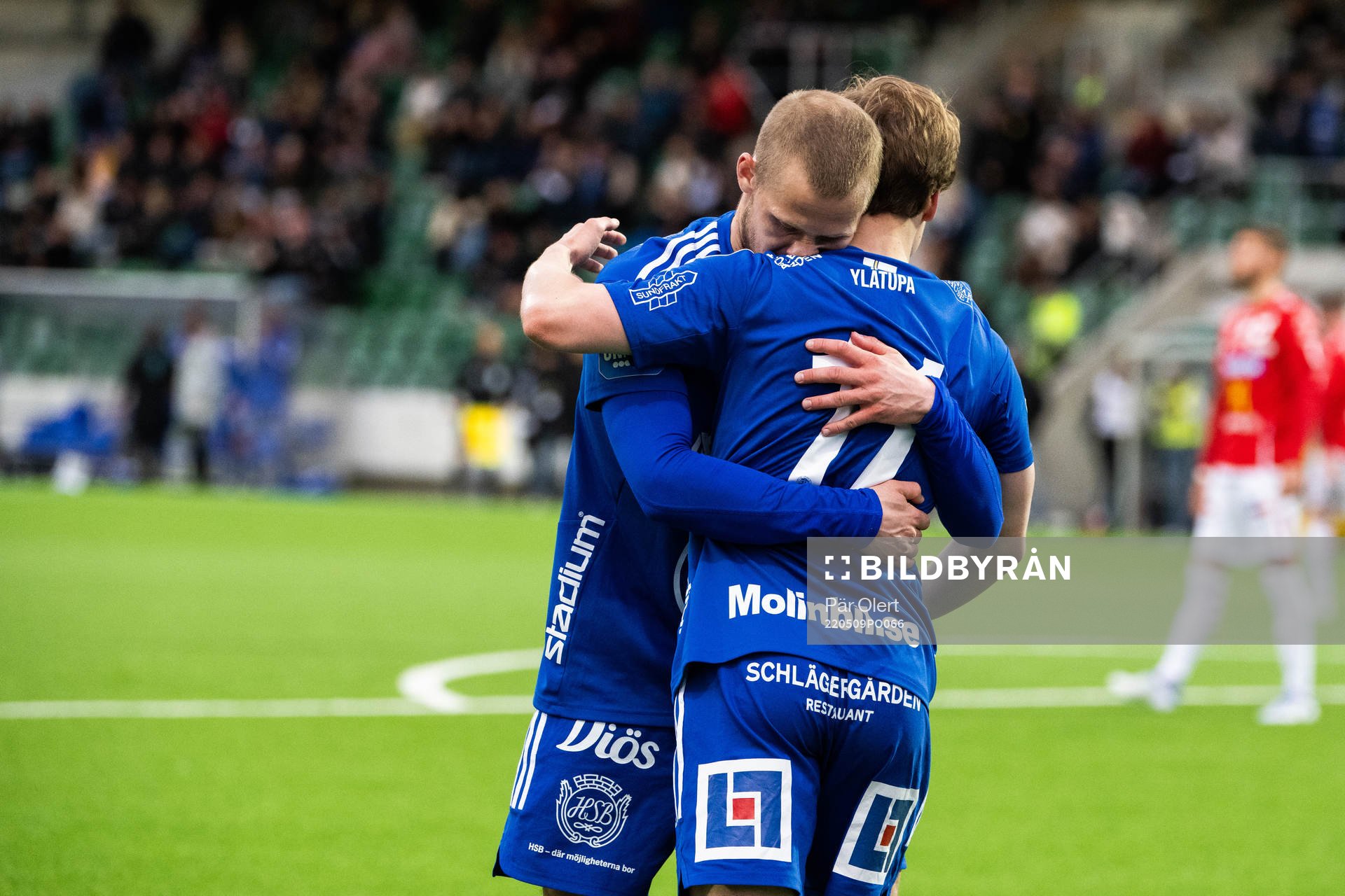 Sundsvalls Erik Andersson och Saku Ylätupa jublar