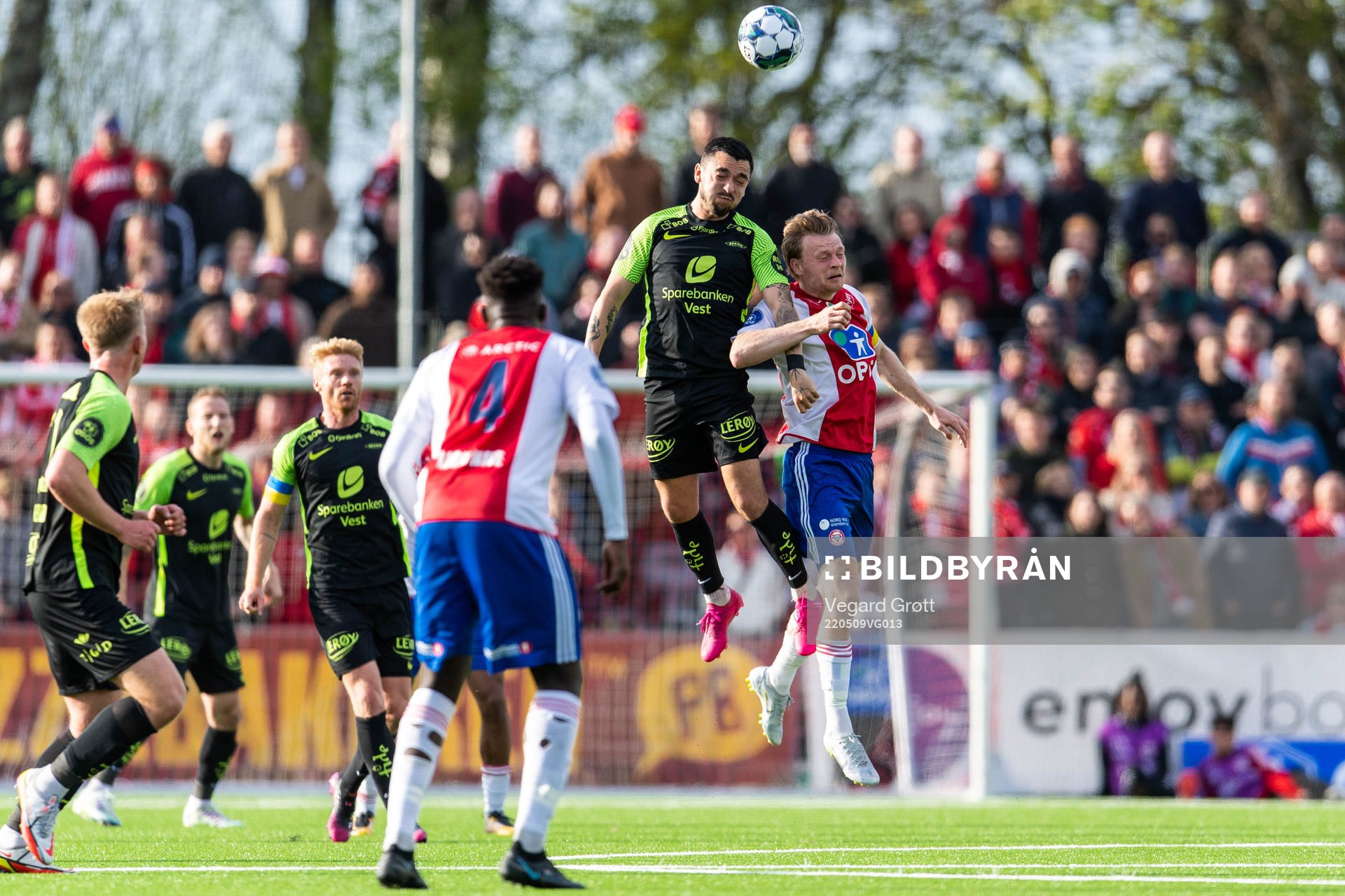 Niklas Castro of Brann and Robin Gravli Rasch of KFUM