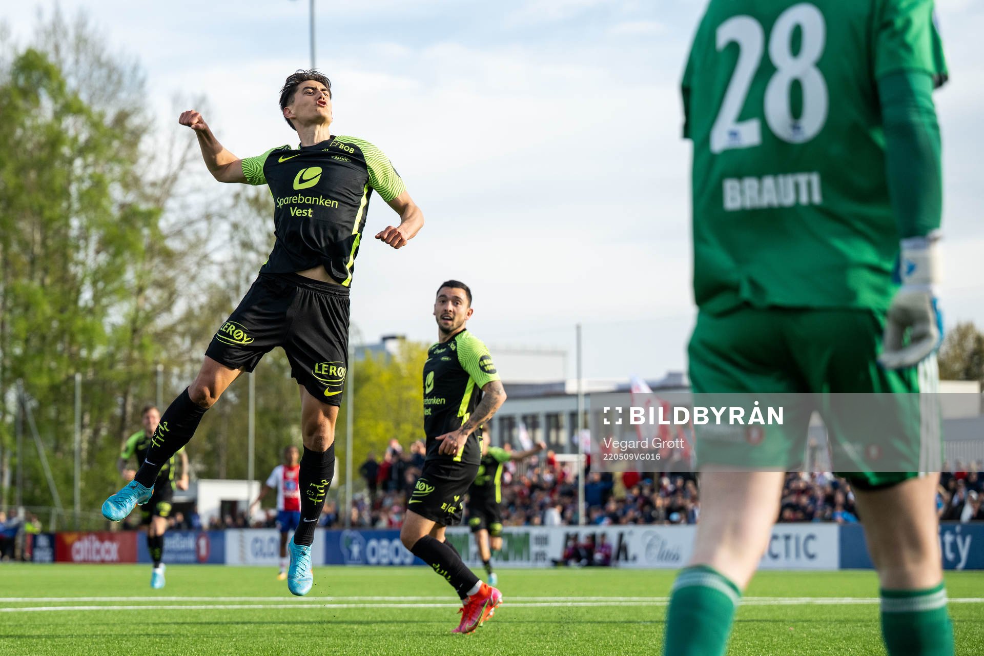 Svenn Crone of Brann celebrates 1-1