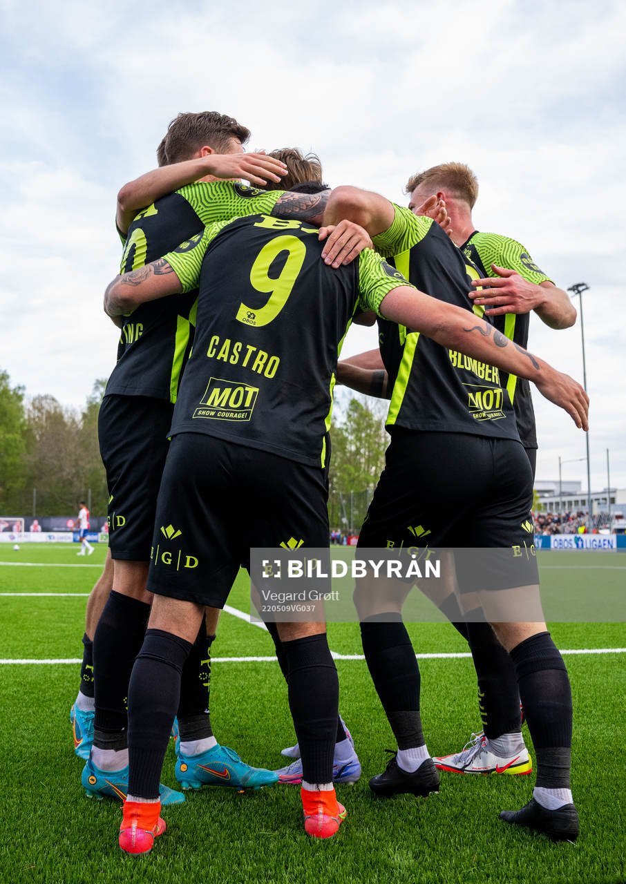 Niklas Castro of Brann celebrates with teammates after scoring 1-3 during the OBOS-ligaen football match between KFUM and Brann on May 9, 2022 in Oslo. 