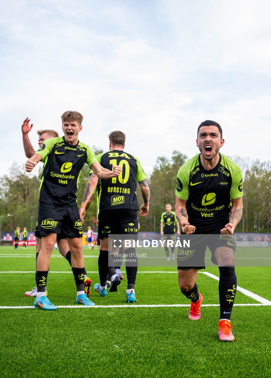 Niklas Castro of Brann celebrates with David Møller Wolfe