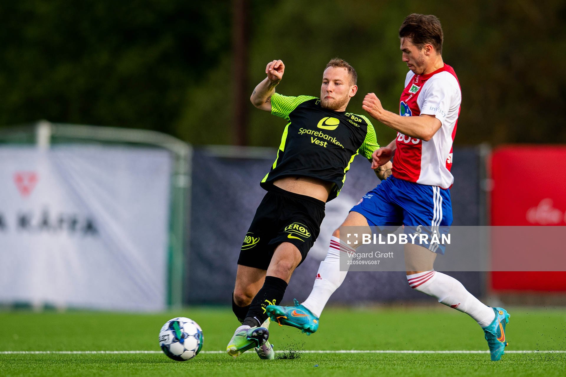 Andreas Skovgaard Larsen of Brann and Remi-André Svindland