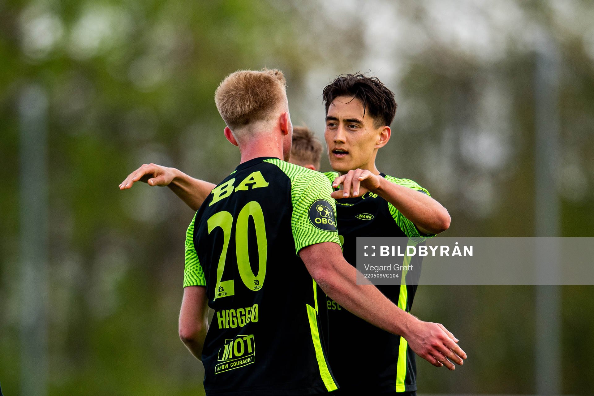 Aune Selland Heggebø of Brann celebrates with teammate