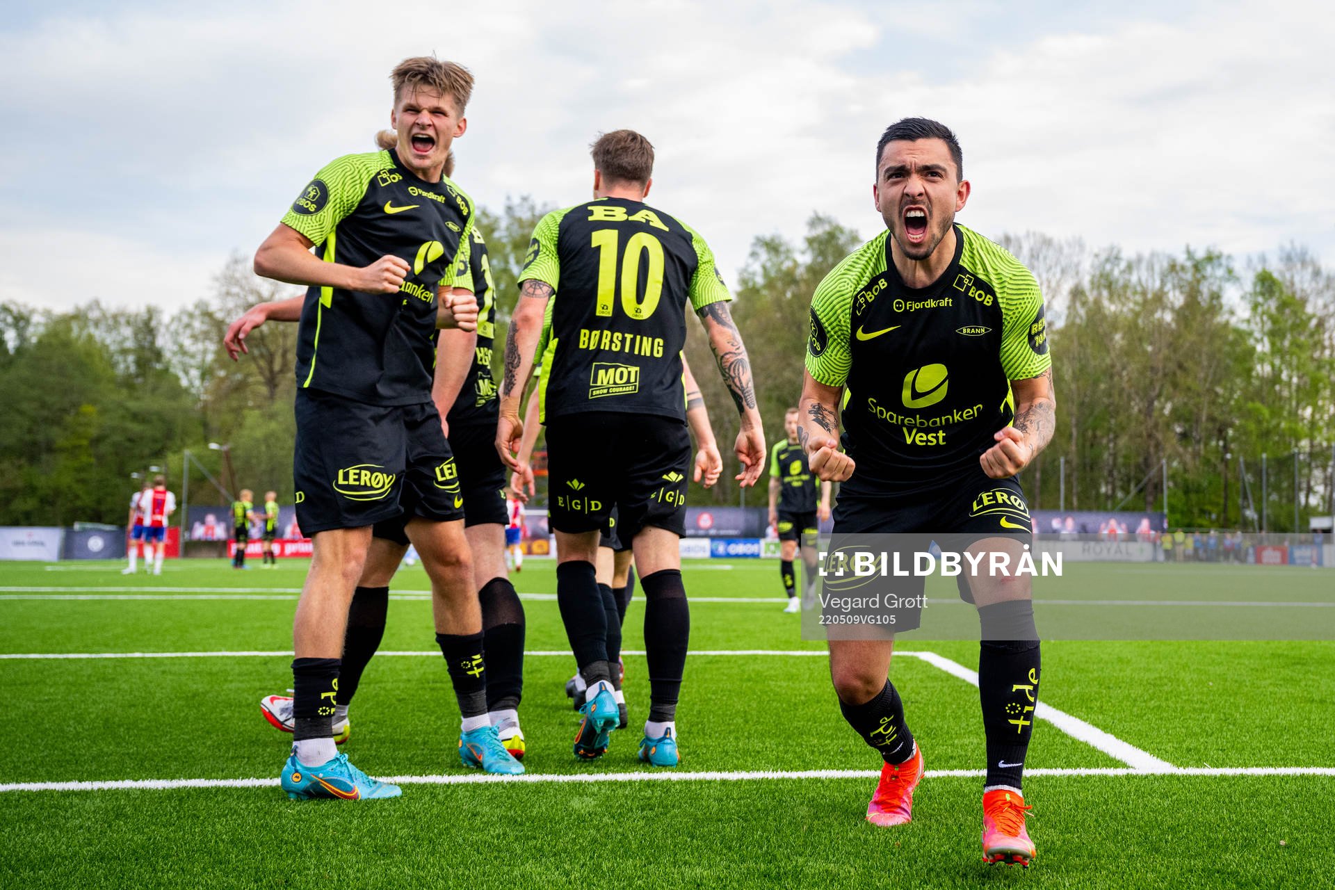 Niklas Castro of Brann celebrates with David Møller Wolfe