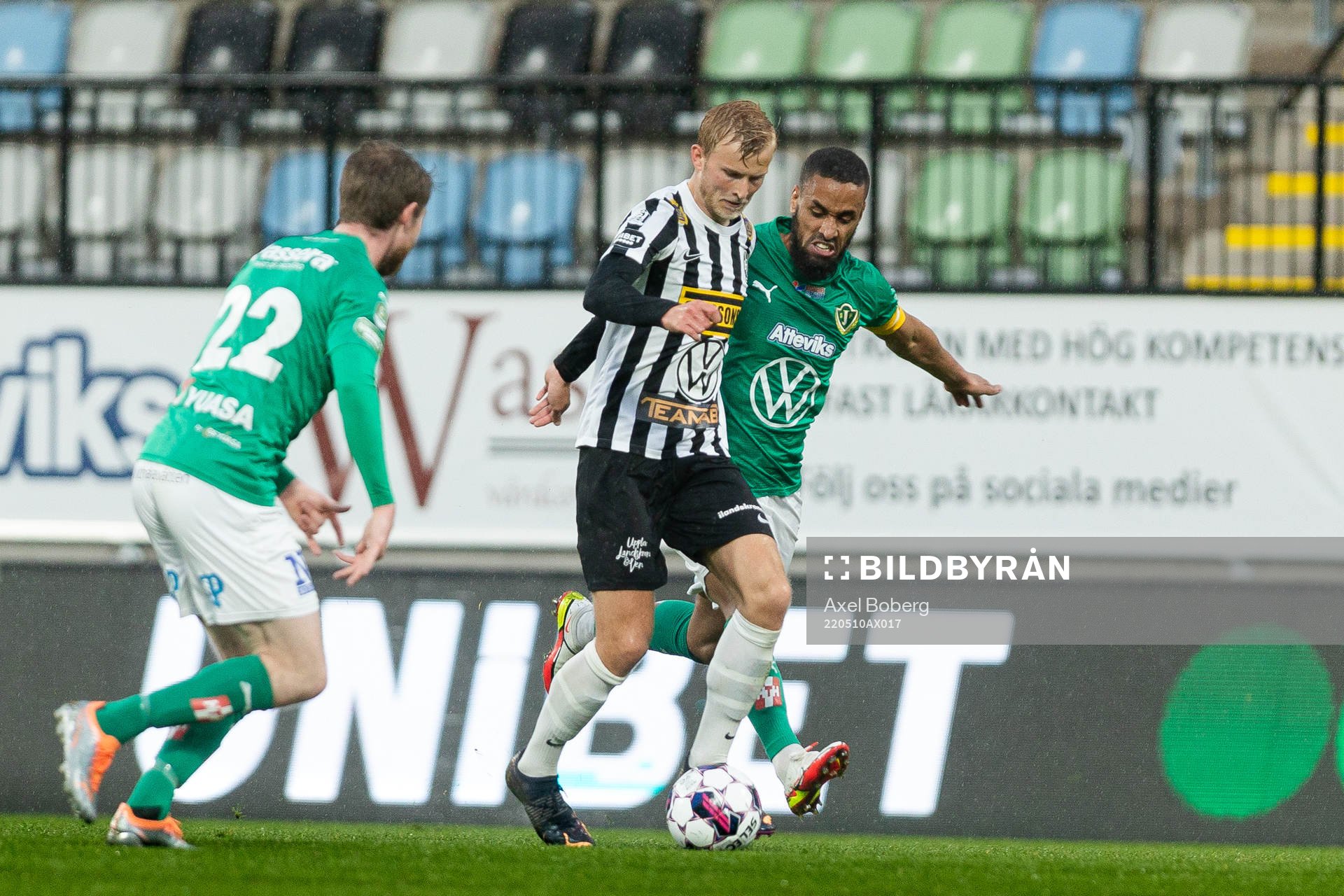 Landskronas Linus R Olsson och Jönköpings Junes Barny