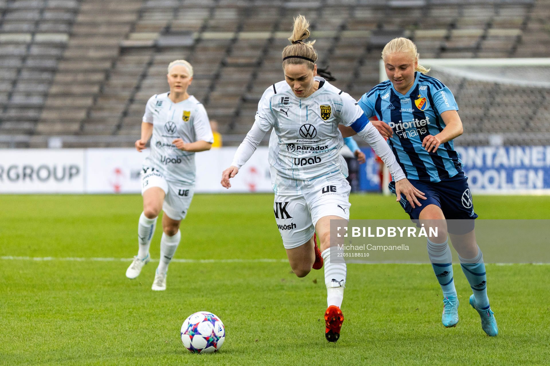 Umeås Lisa Dahlkvist och Djurgårdens StinaLisa Johansson