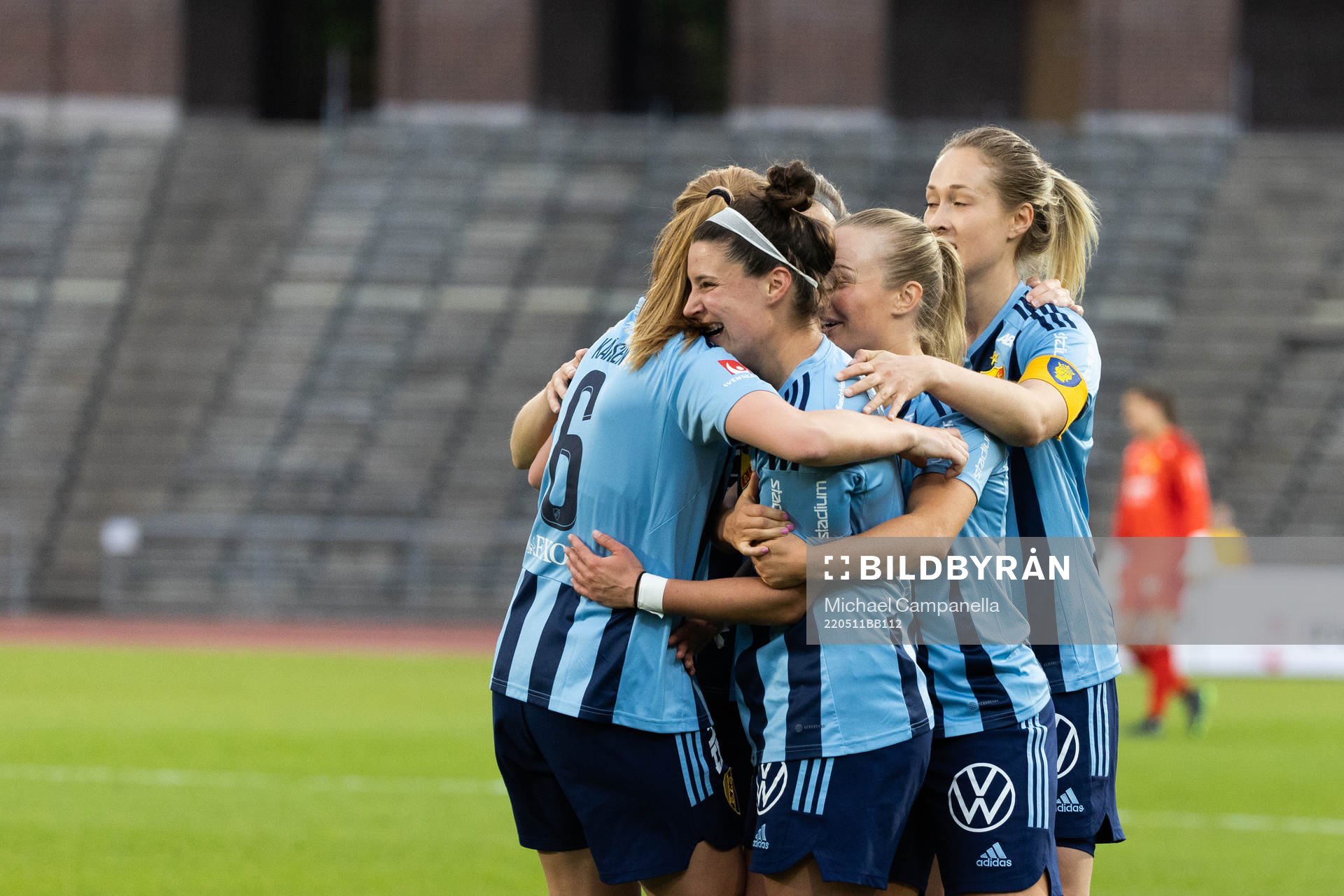 Djurgårdens Hayley Dowd jublar