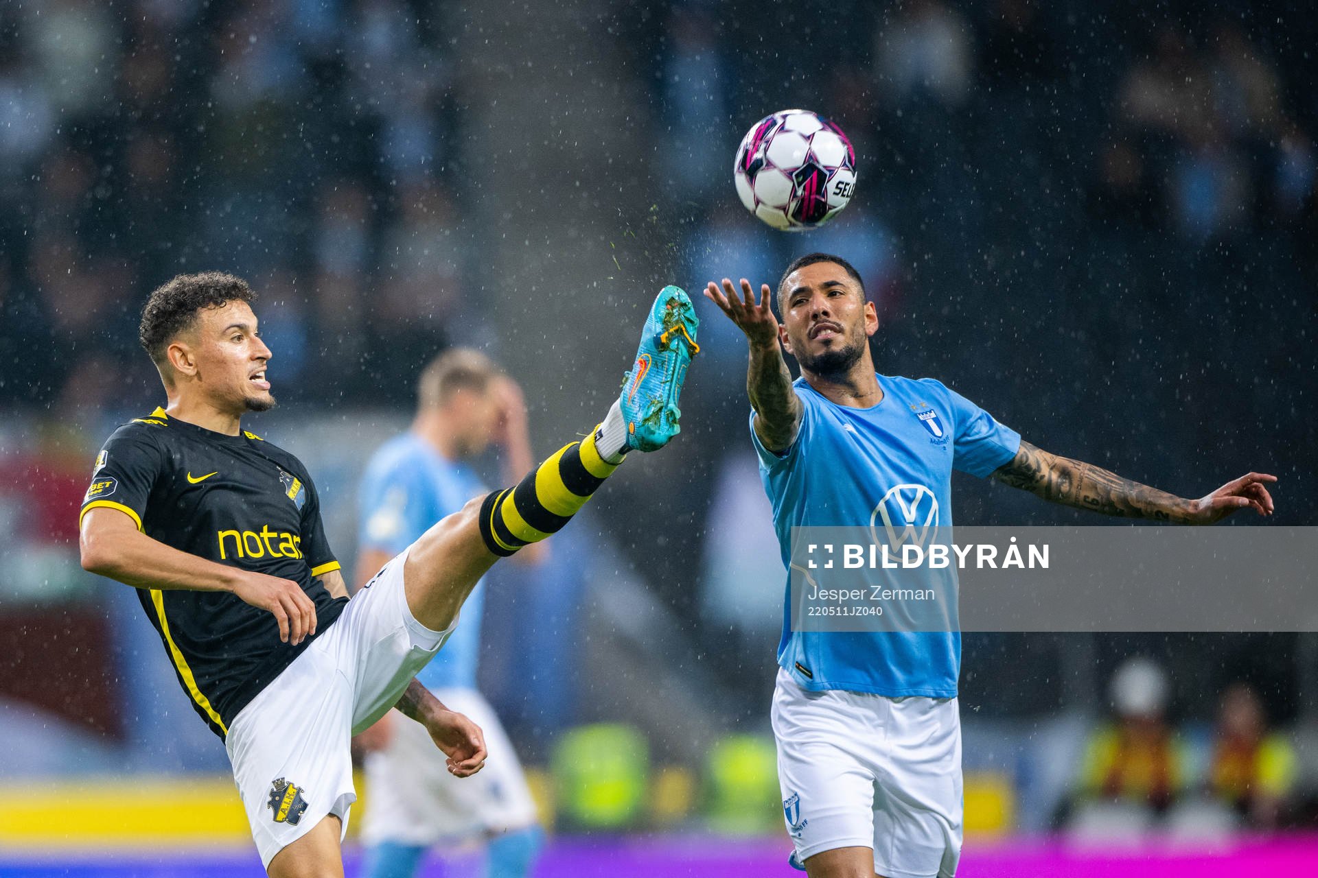s Jordan Larsson och Malmö FFs Sergio Pena