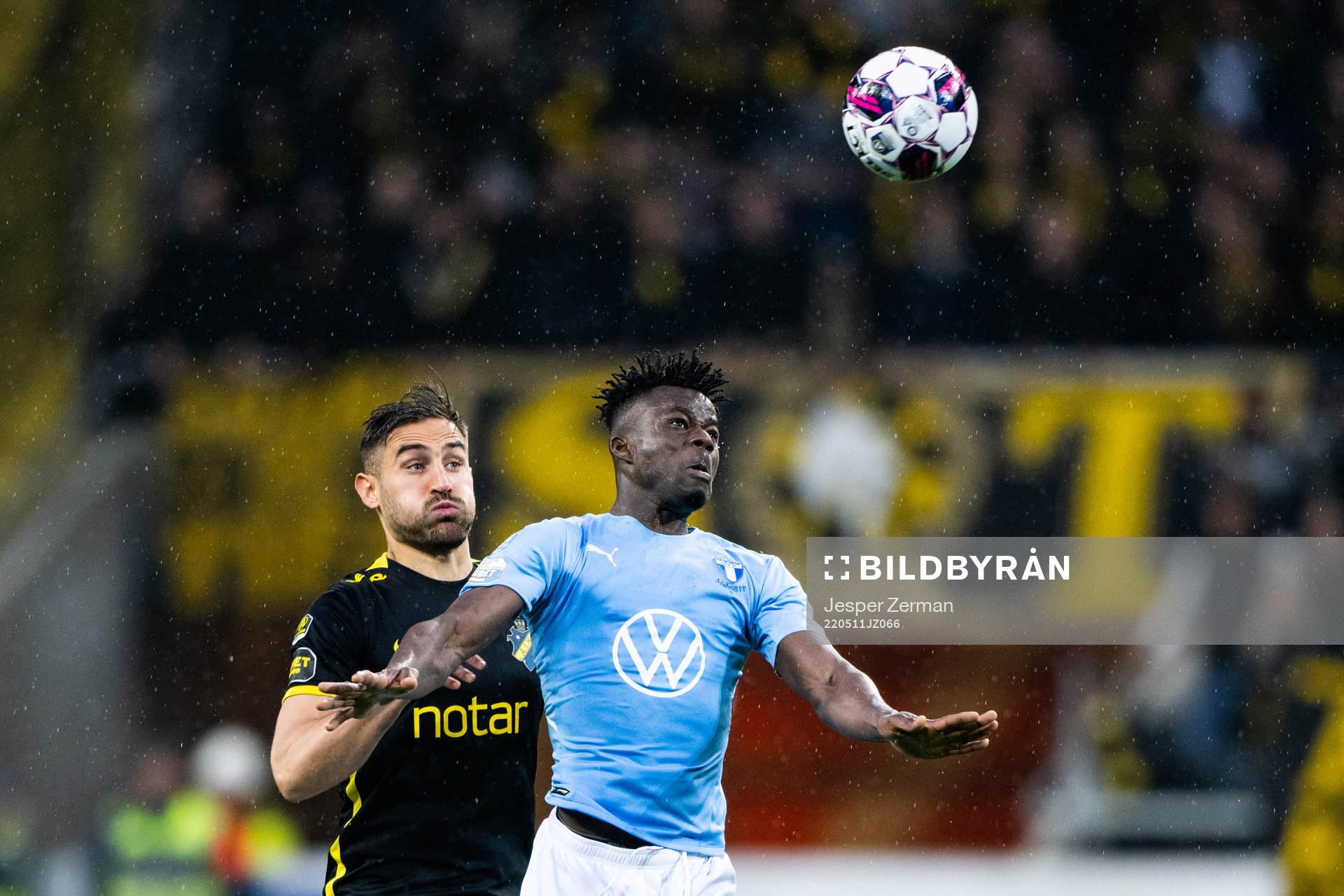 s Sotirios Papagiannopoulos och Malmö FFs Malik Abubakari