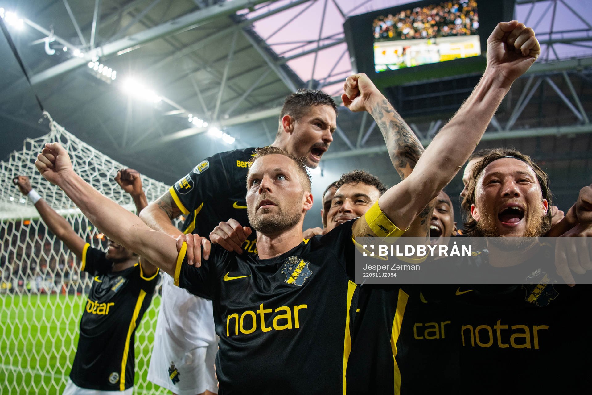 s Sebastian Larsson jublar