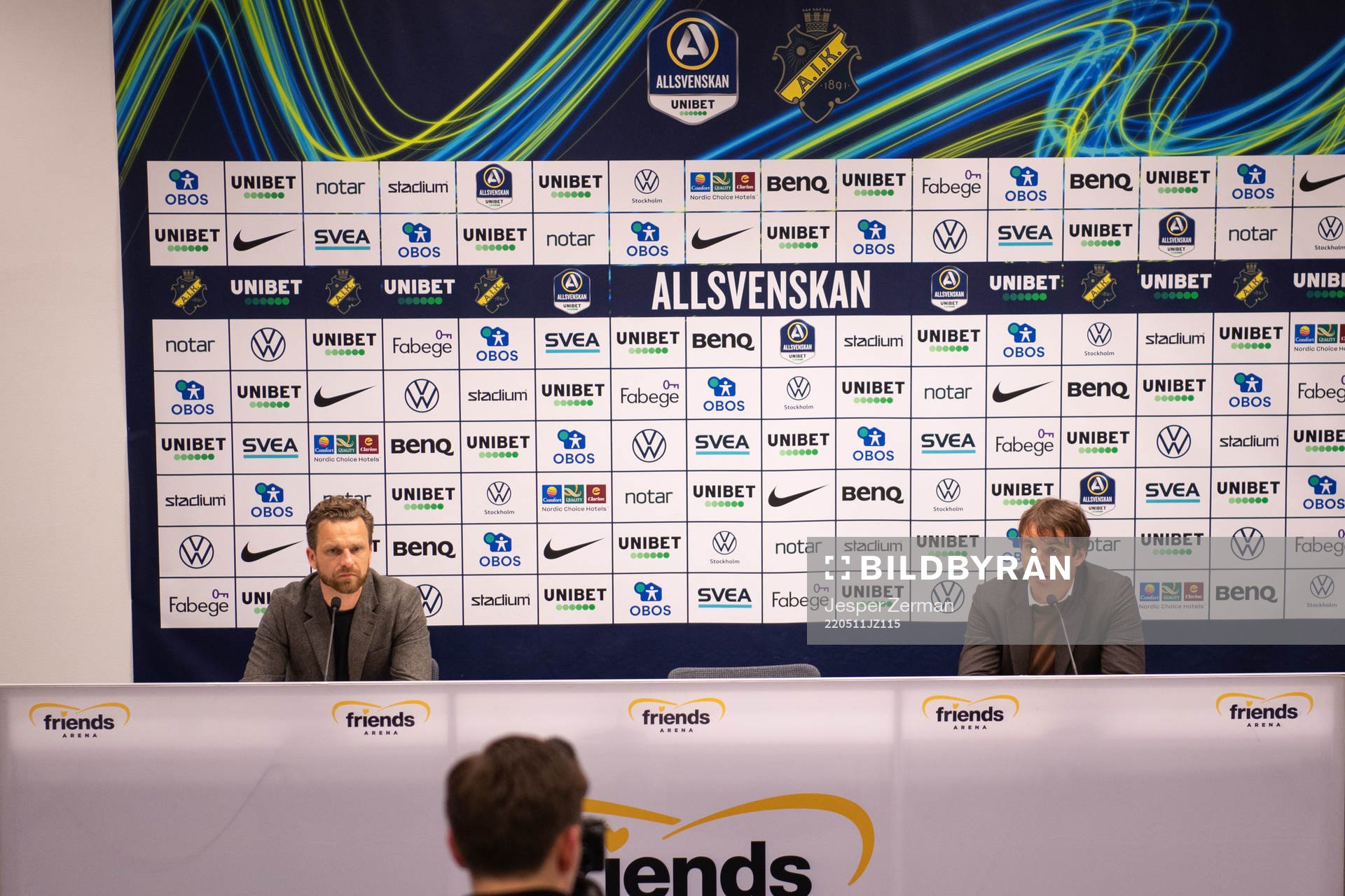 s tränare Bartosz Grzelak och Malmö FFs tränare Milos