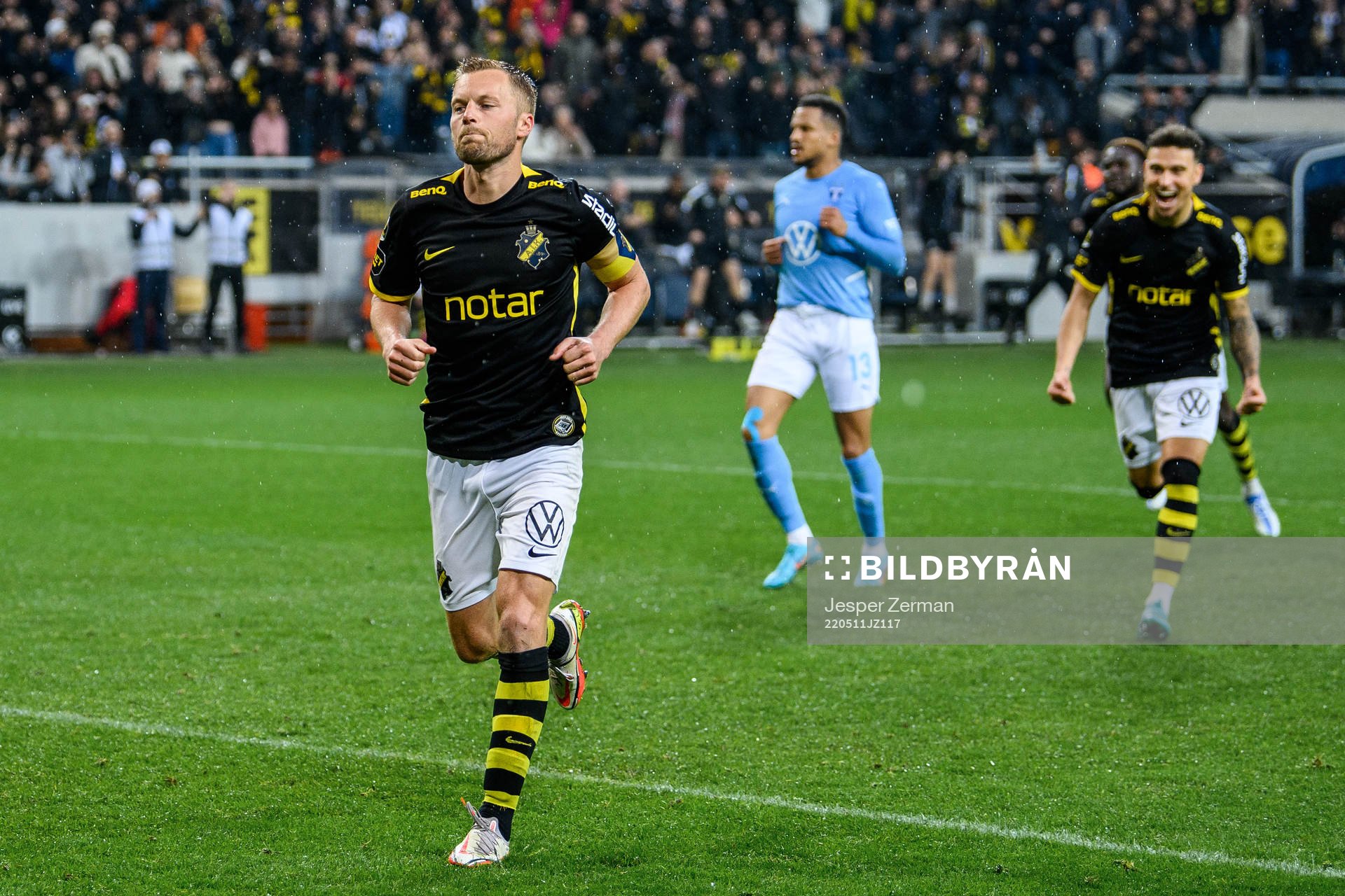 s Sebastian Larsson jublar