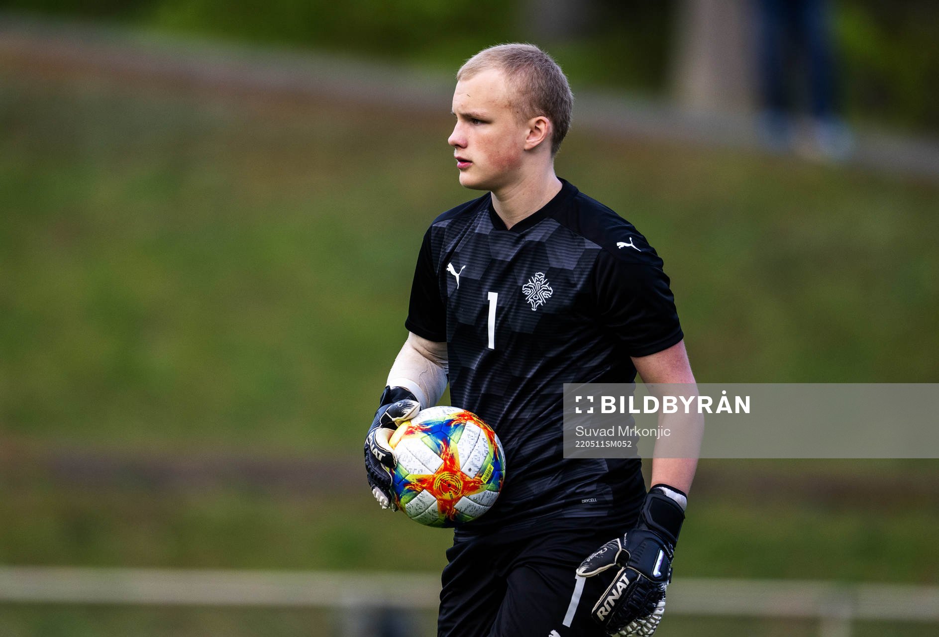 Islands målvakt Ivar Arnbro Thorhallsson under fotbollsmatchen i P16 UEFA Development Tournament mellan Sverige och Island den 11 maj 2022 i Karlskrona.