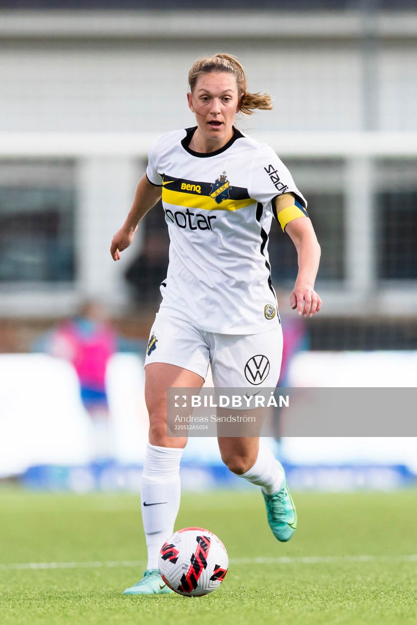 AIK:s Sara Nordin under fotbollsmatchen i Damallsvenskan mellan Eskilstuna United och AIK den 12 maj 2022 i Eskilstuna. 