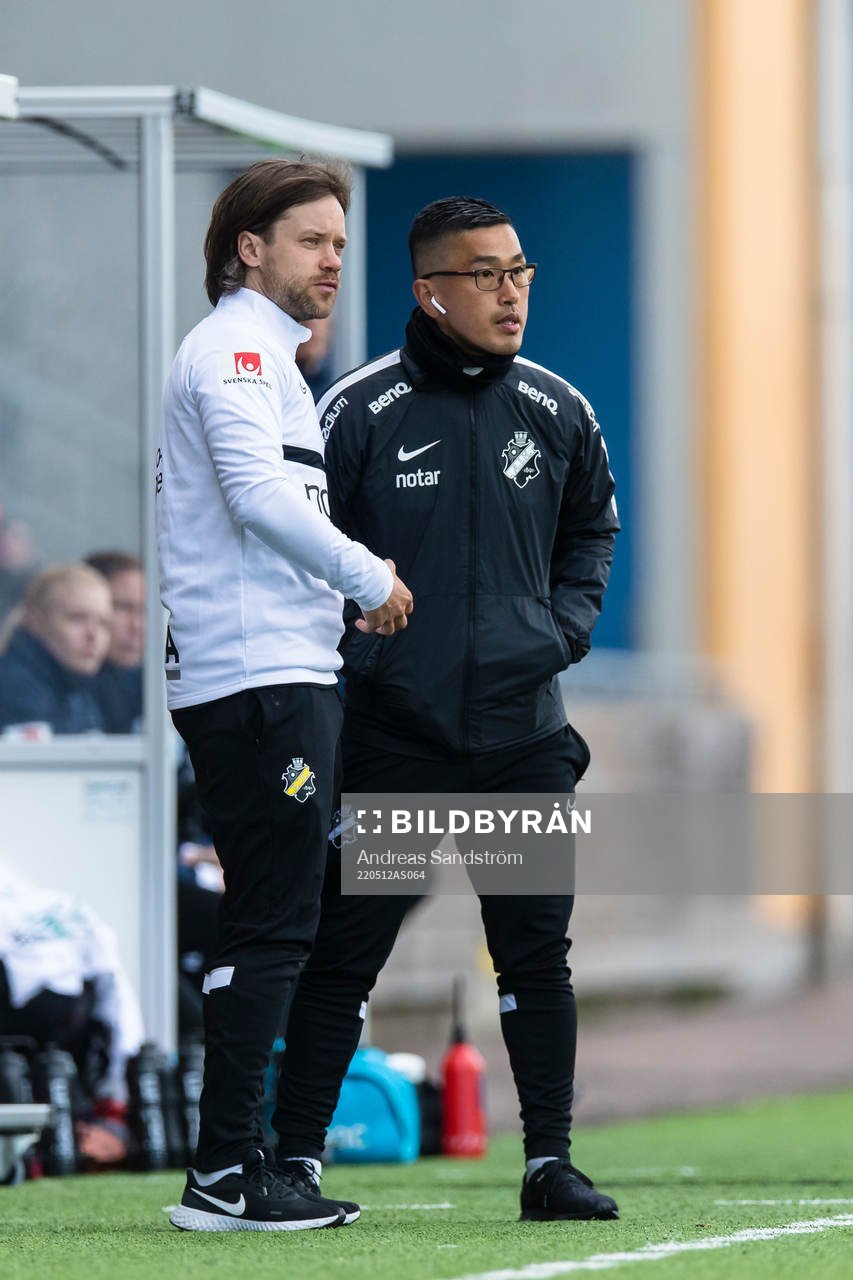 s tränare Jesper Björk och assisterande tränare Michael