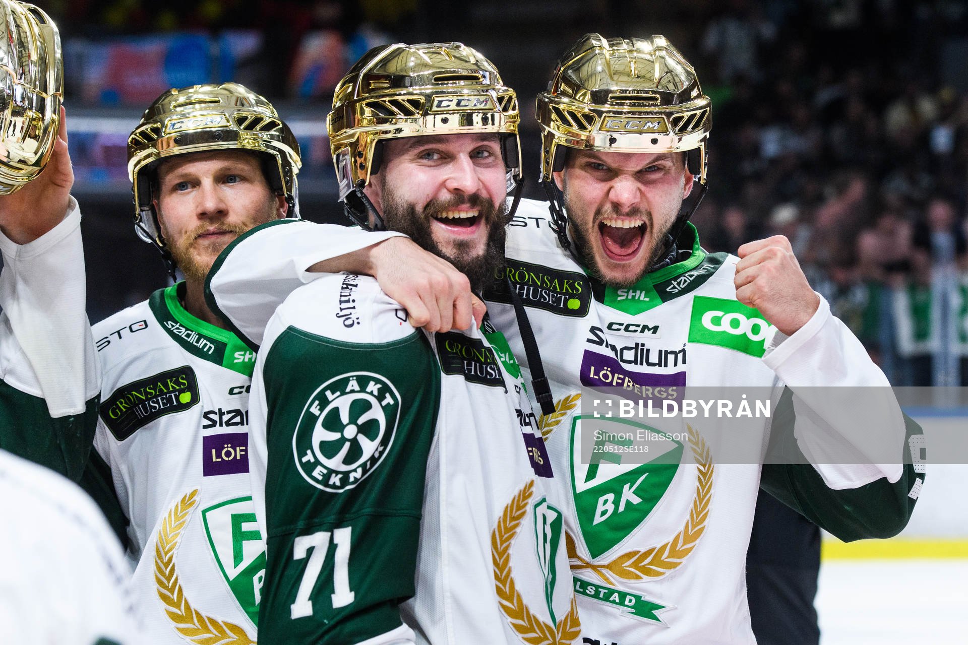 Färjestads Jesse Virtanen och Theodor Lennström jublar