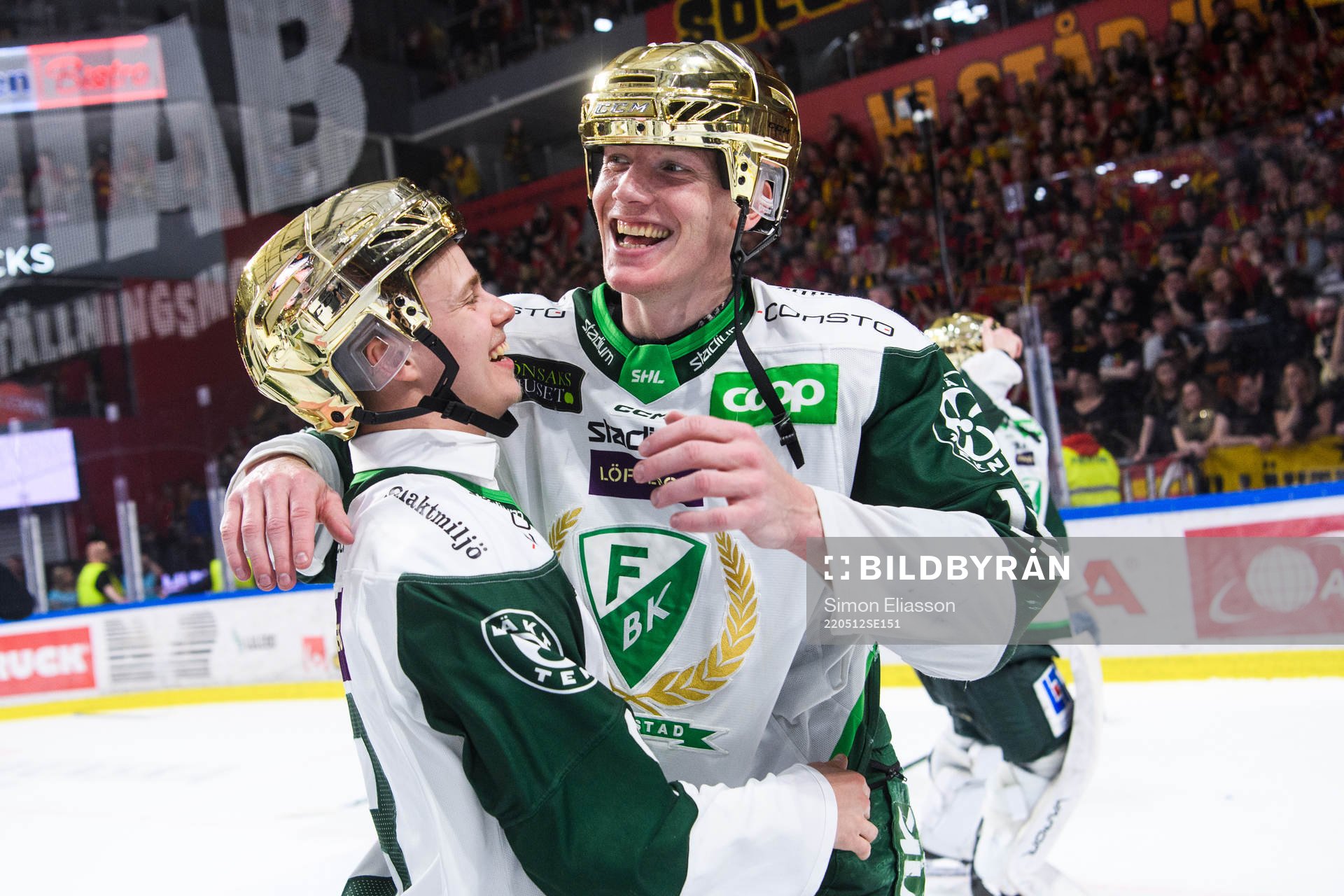 Färjestads Anton Berglund och Gustav Rydahl jublar