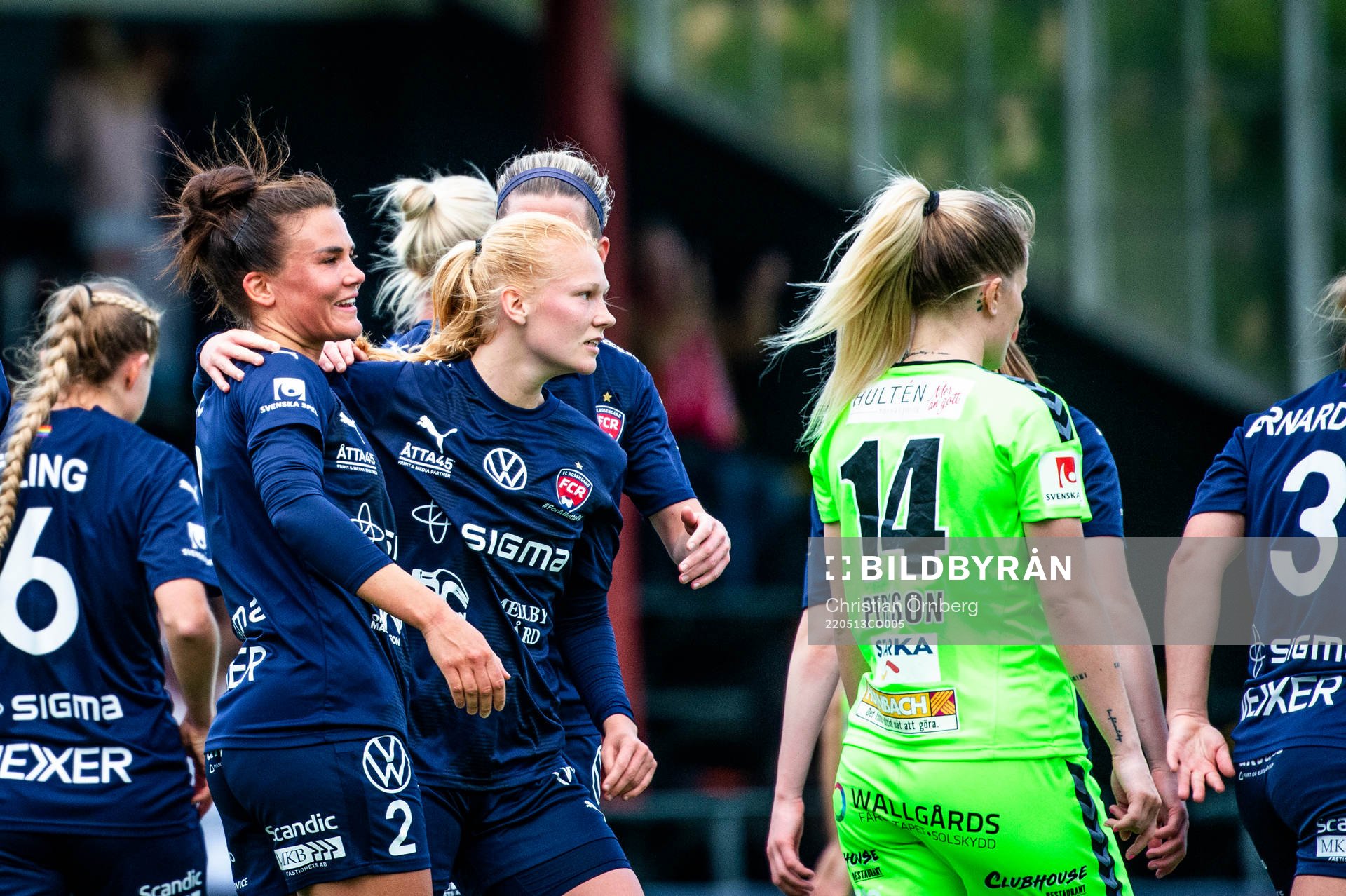 Rosengårds Sofie Bruun Bredgaard jublar med Katrine Veje