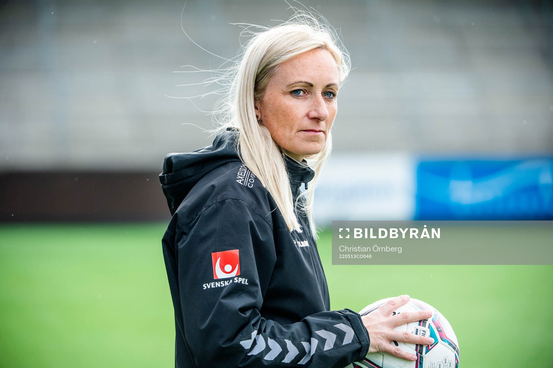 Kristianstads tränare Elisabet Gunnarsdóttir innan fotbollsmatchen i Damallsvenskan mellan FC Rosengård och Kristianstad den 13 maj 2022 i Malmö.