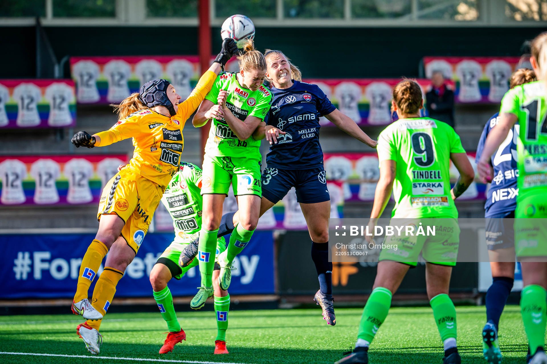 Rosengårds Gudrun Arnardottir mot Kristianstads målvakt