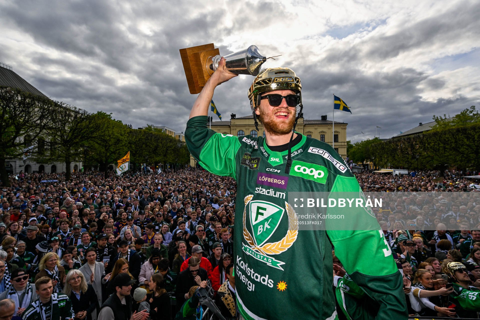 Färjestads Adam Ginning jublar