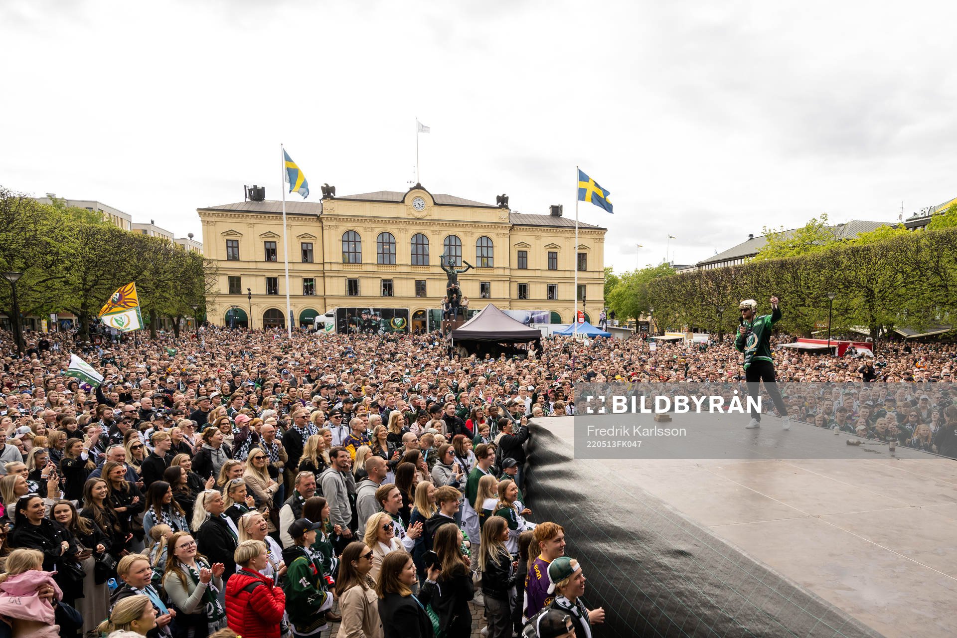 Färjestads Adam Ginning jublar