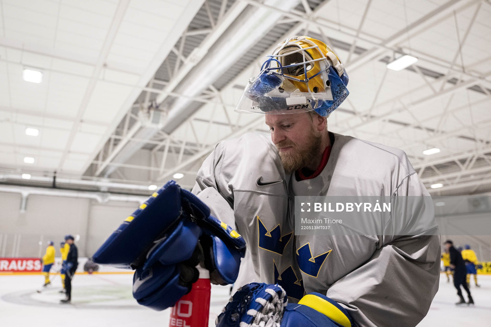 Goaltender Magnus Hellberg