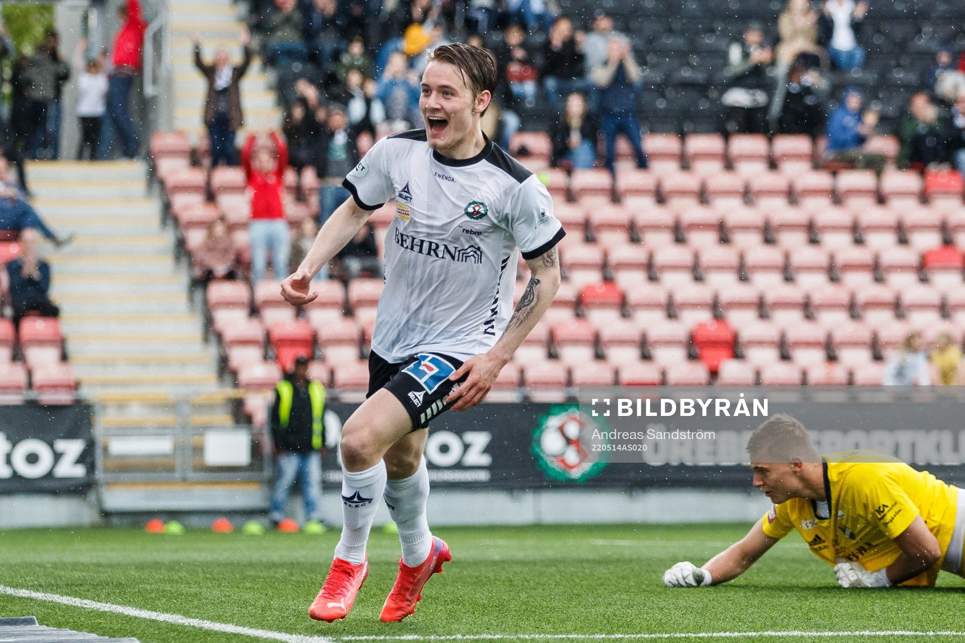 Örebros Noel Milleskog jublar efter 2-0 under fotbollsmatchen i Superettan mellan Örebro och Öster den 14 maj 2022 i Örebro. 