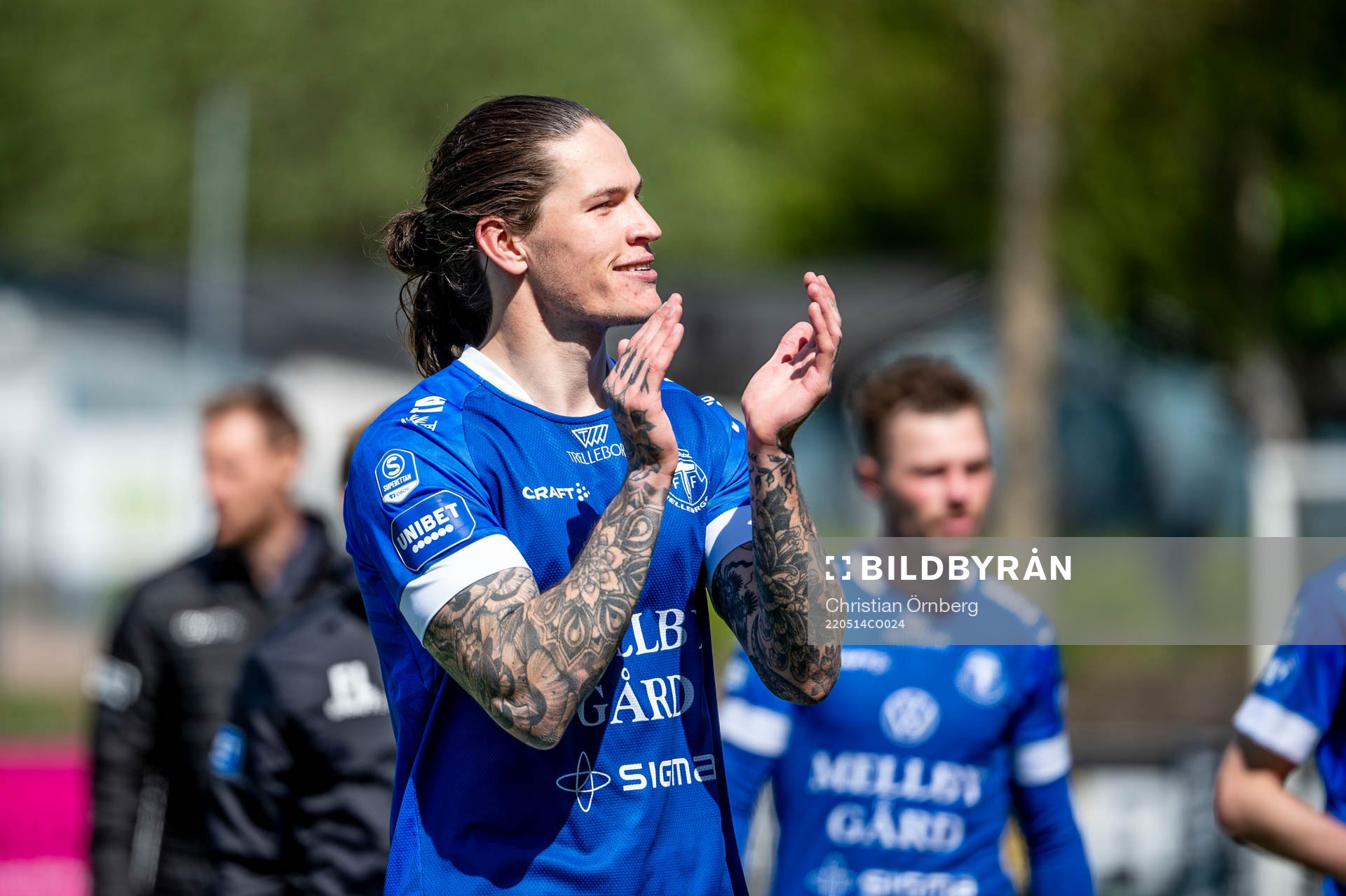 Trelleborgs Isak Jönsson jublar efter fotbollsmatchen i Superettan mellan Trelleborg och Västerås SK den 14 maj 2022 i Trelleborg.